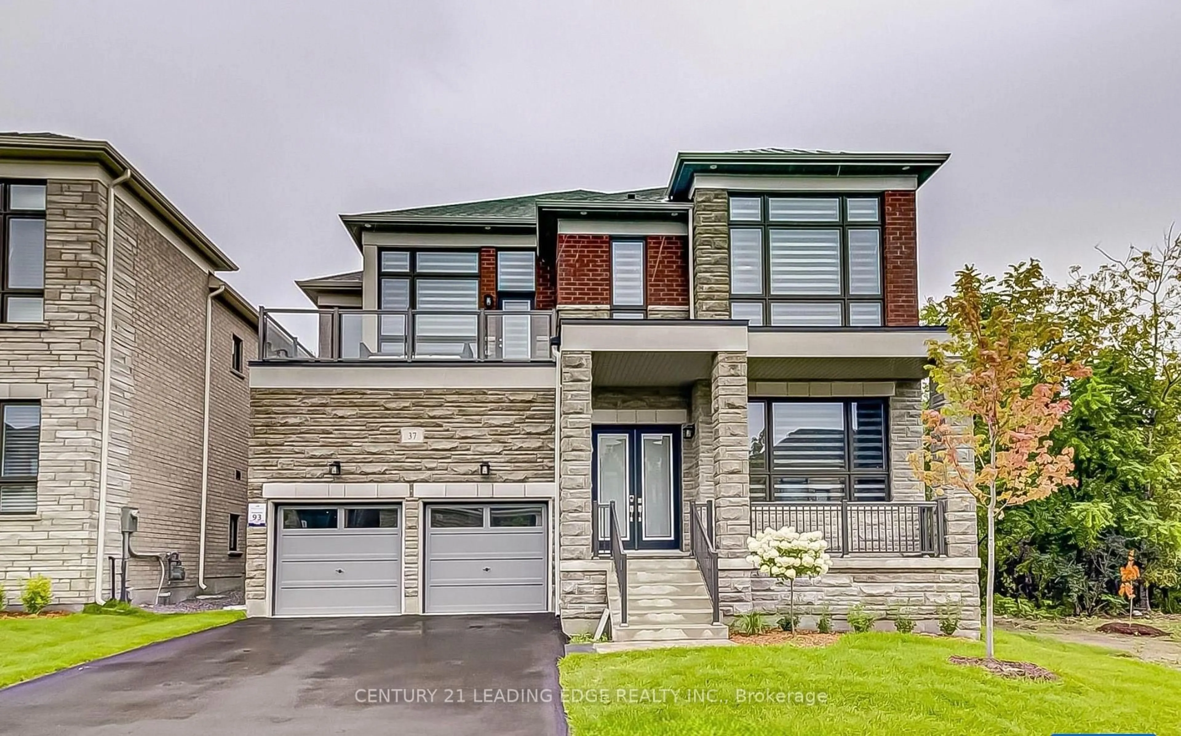 Home with brick exterior material, street for 37 Woodhaven Ave, Aurora Ontario L4G 3Y1