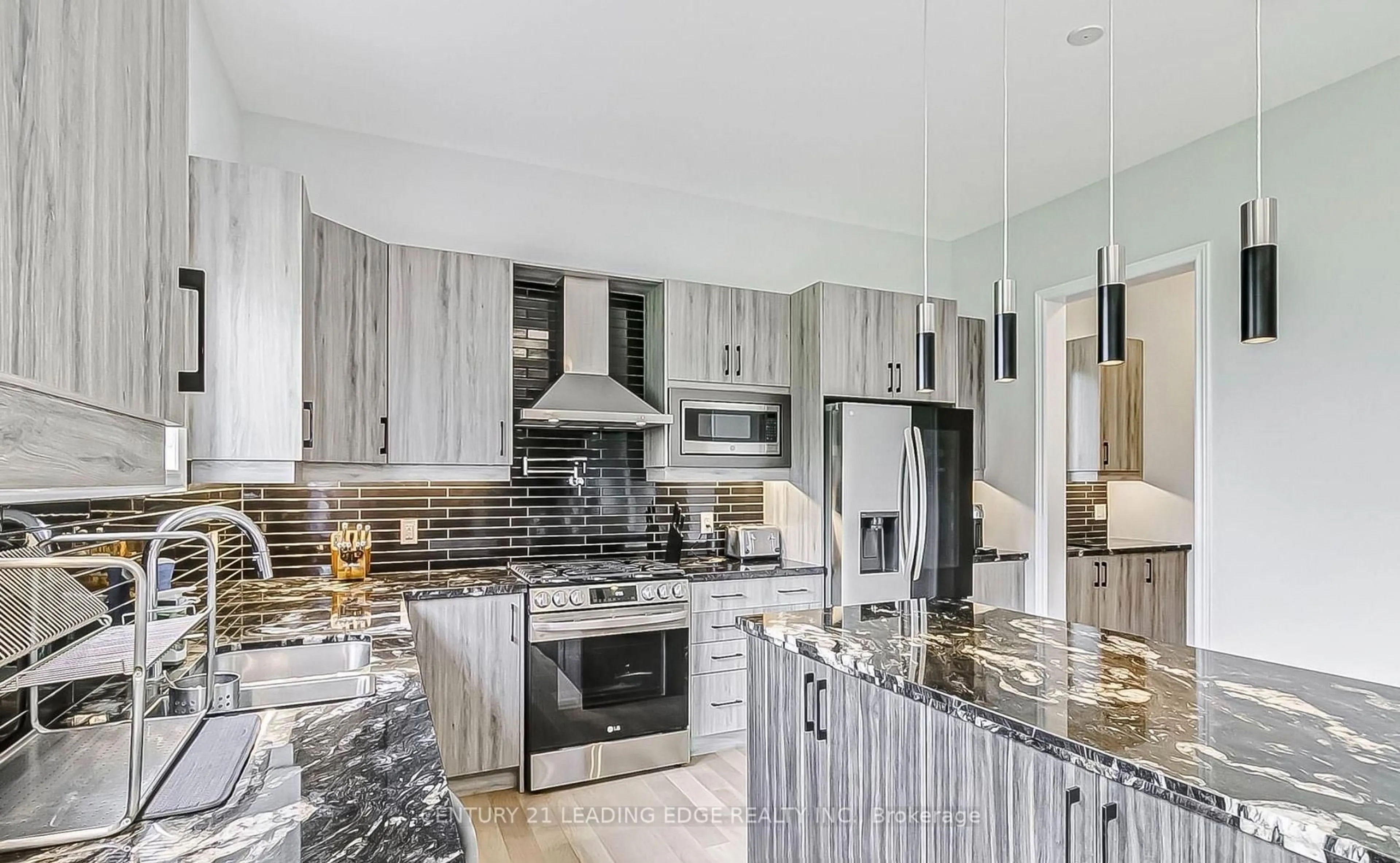 Contemporary kitchen, ceramic/tile floor for 37 Woodhaven Ave, Aurora Ontario L4G 3Y1