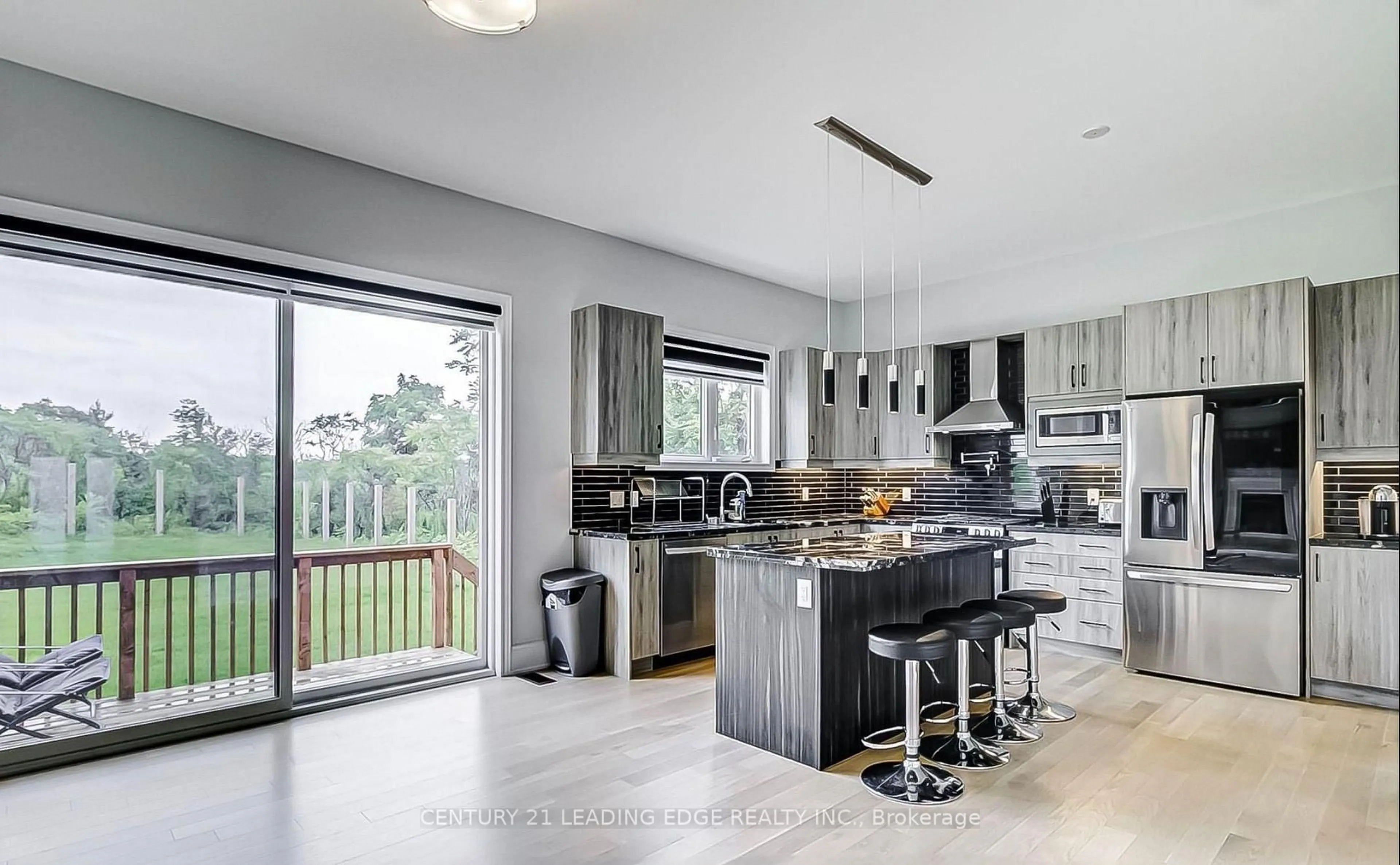 Open concept kitchen, unknown for 37 Woodhaven Ave, Aurora Ontario L4G 3Y1