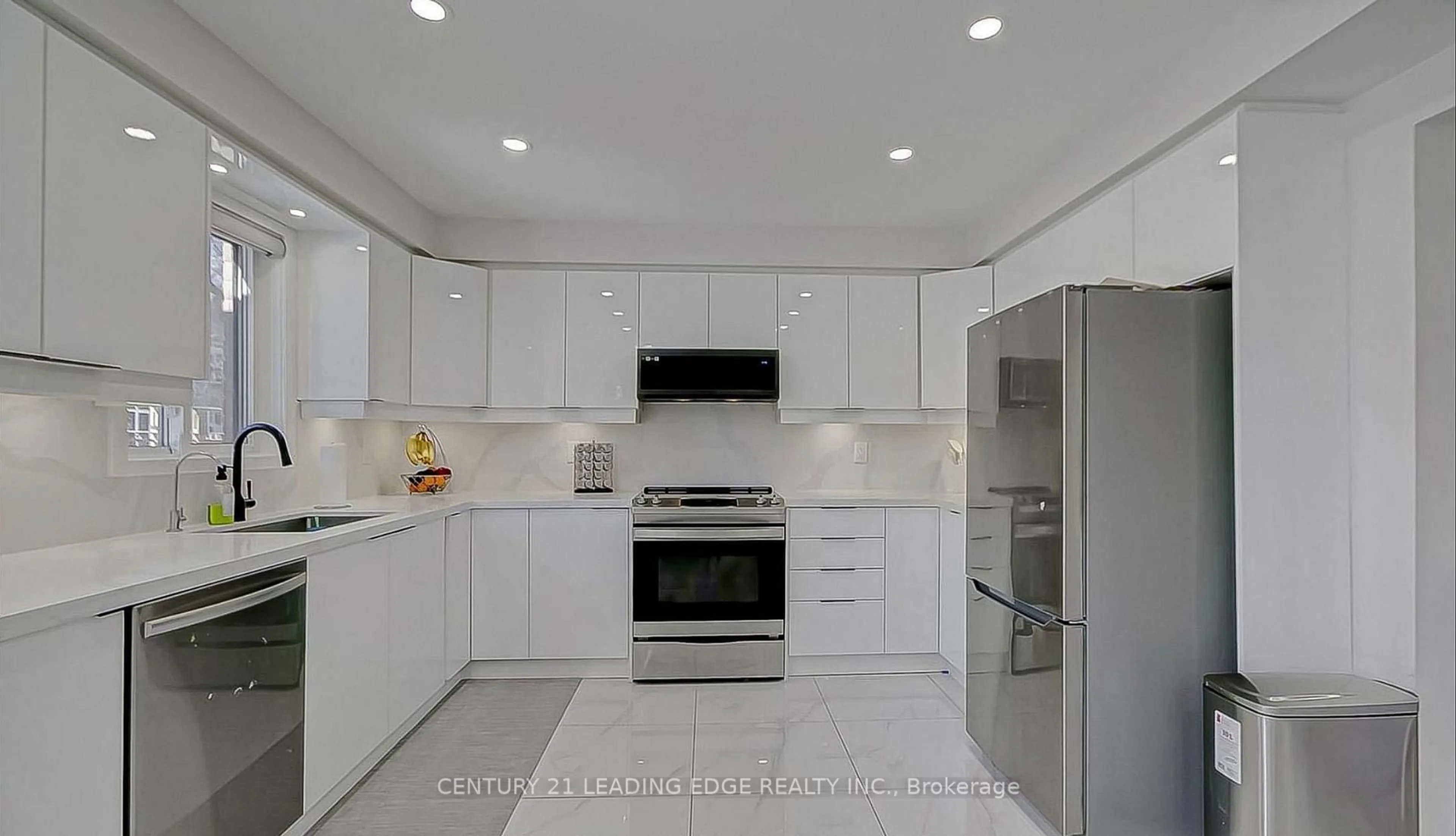 Unknown for 220 Olde Bayview Ave, Richmond Hill Ontario L4E 3C7