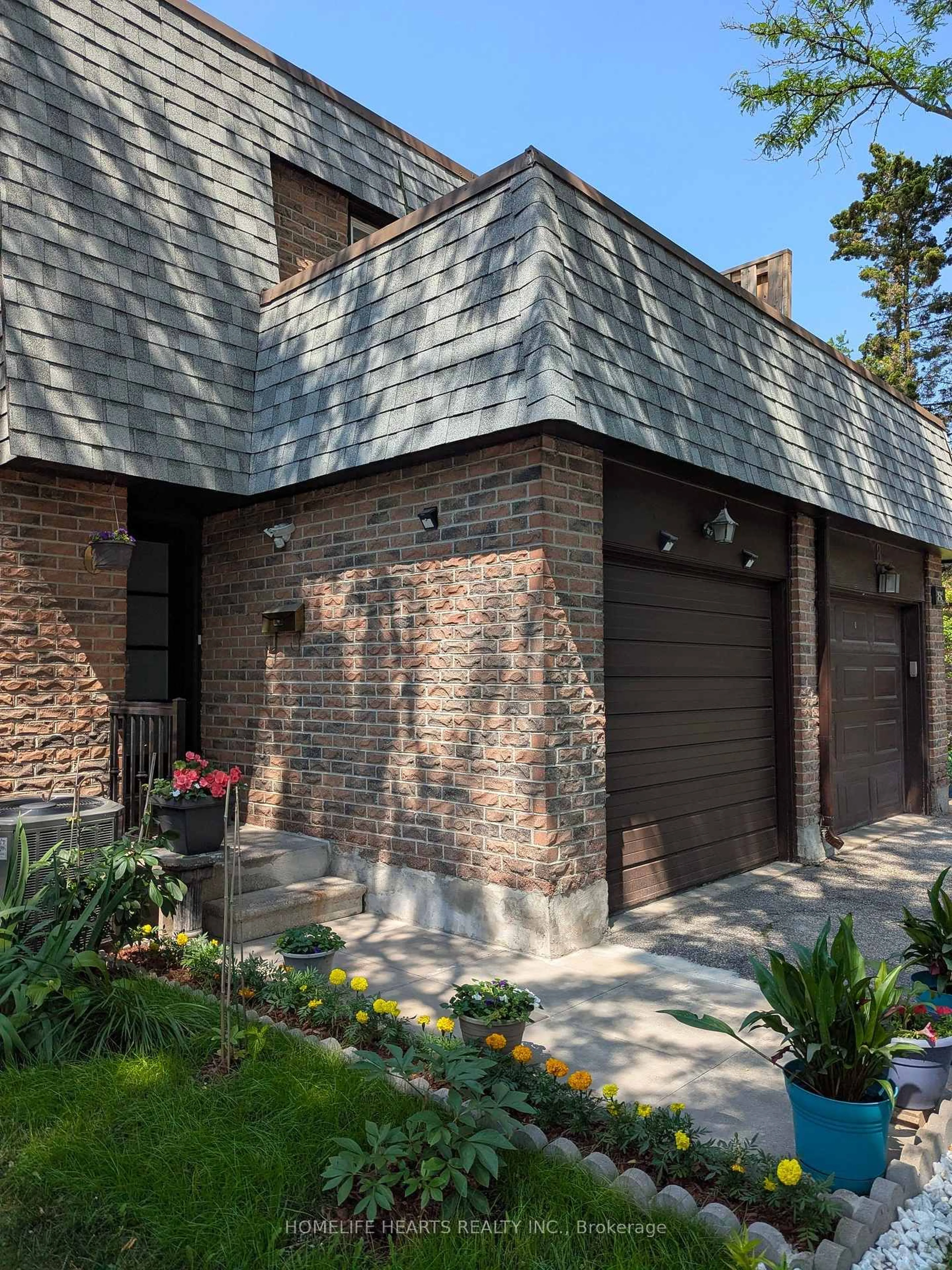 Home with brick exterior material, street for 6 Woodglen Way, Markham Ontario L3R 3A8