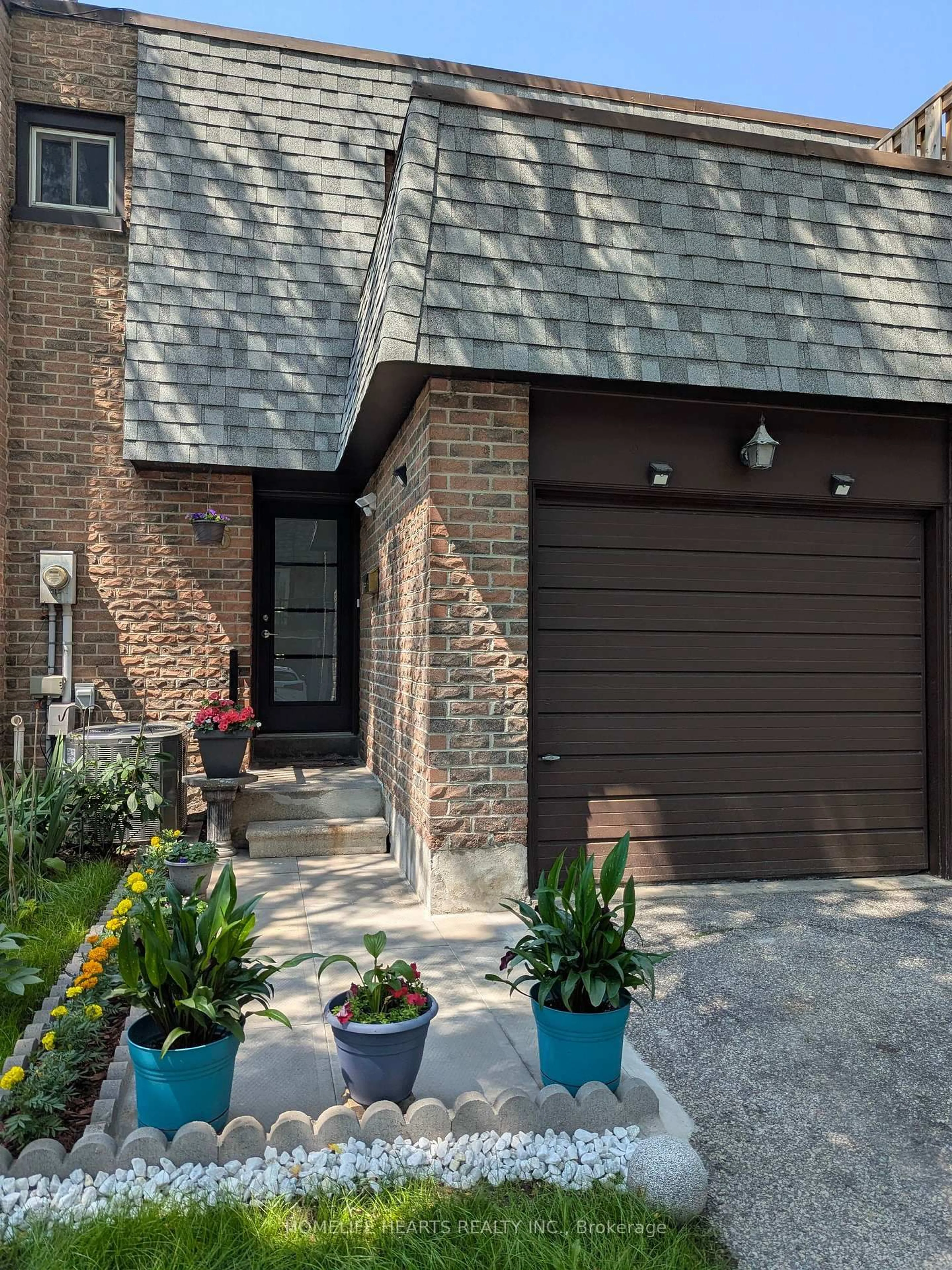 Home with brick exterior material, street for 6 Woodglen Way, Markham Ontario L3R 3A8