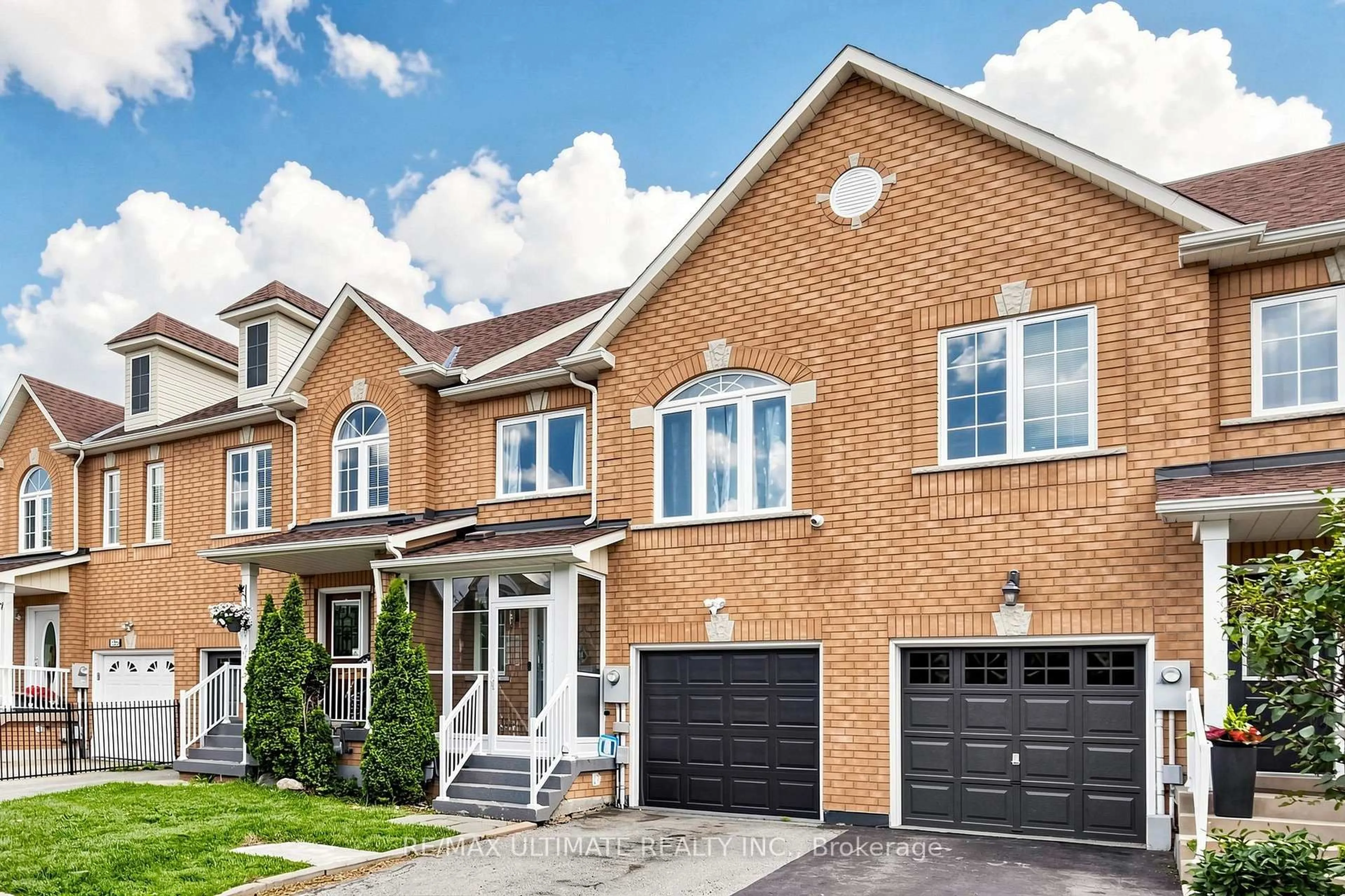 Home with brick exterior material, street for 131 Foxchase Ave, Vaughan Ontario L4L 9H6