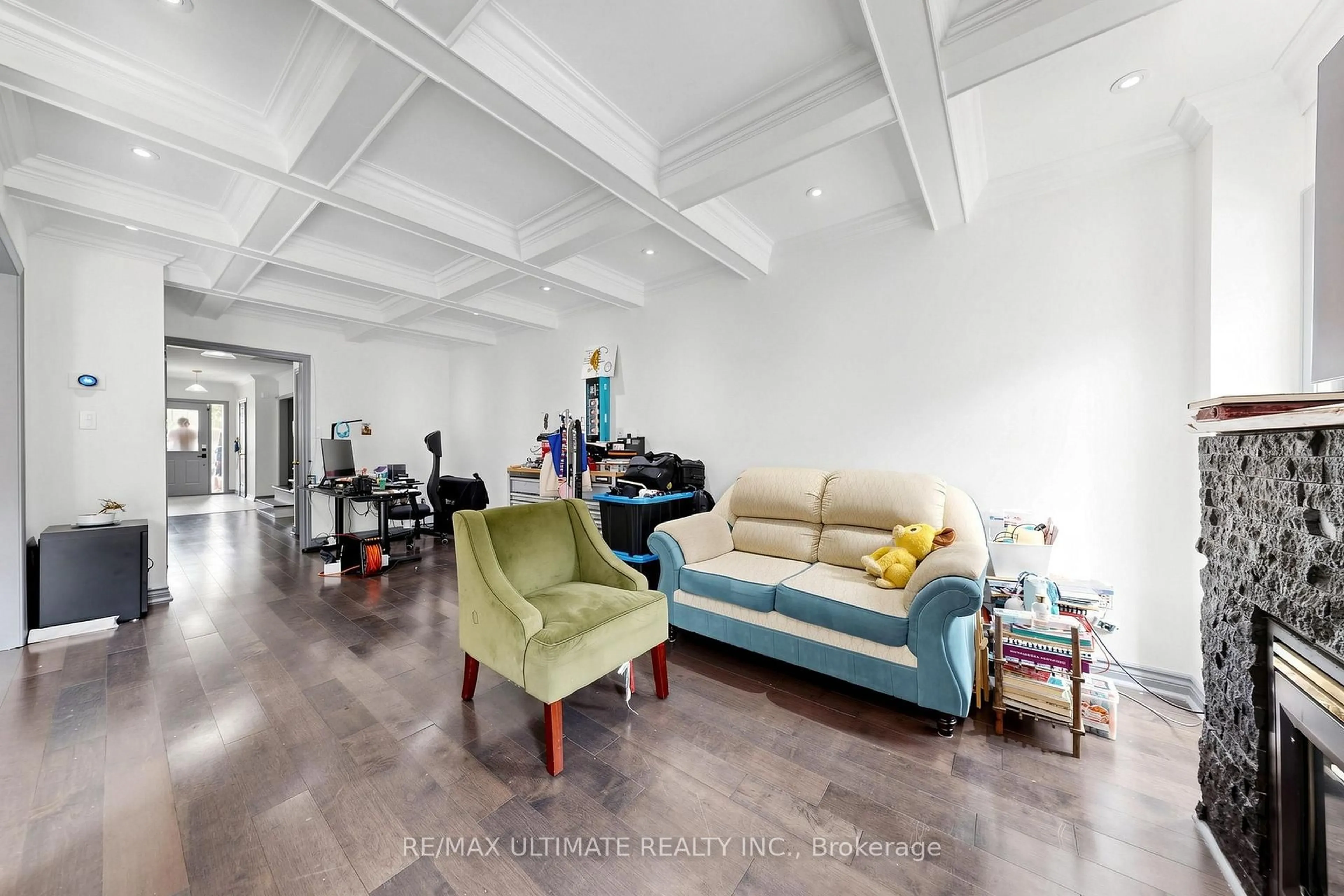Living room with furniture, unknown for 131 Foxchase Ave, Vaughan Ontario L4L 9H6