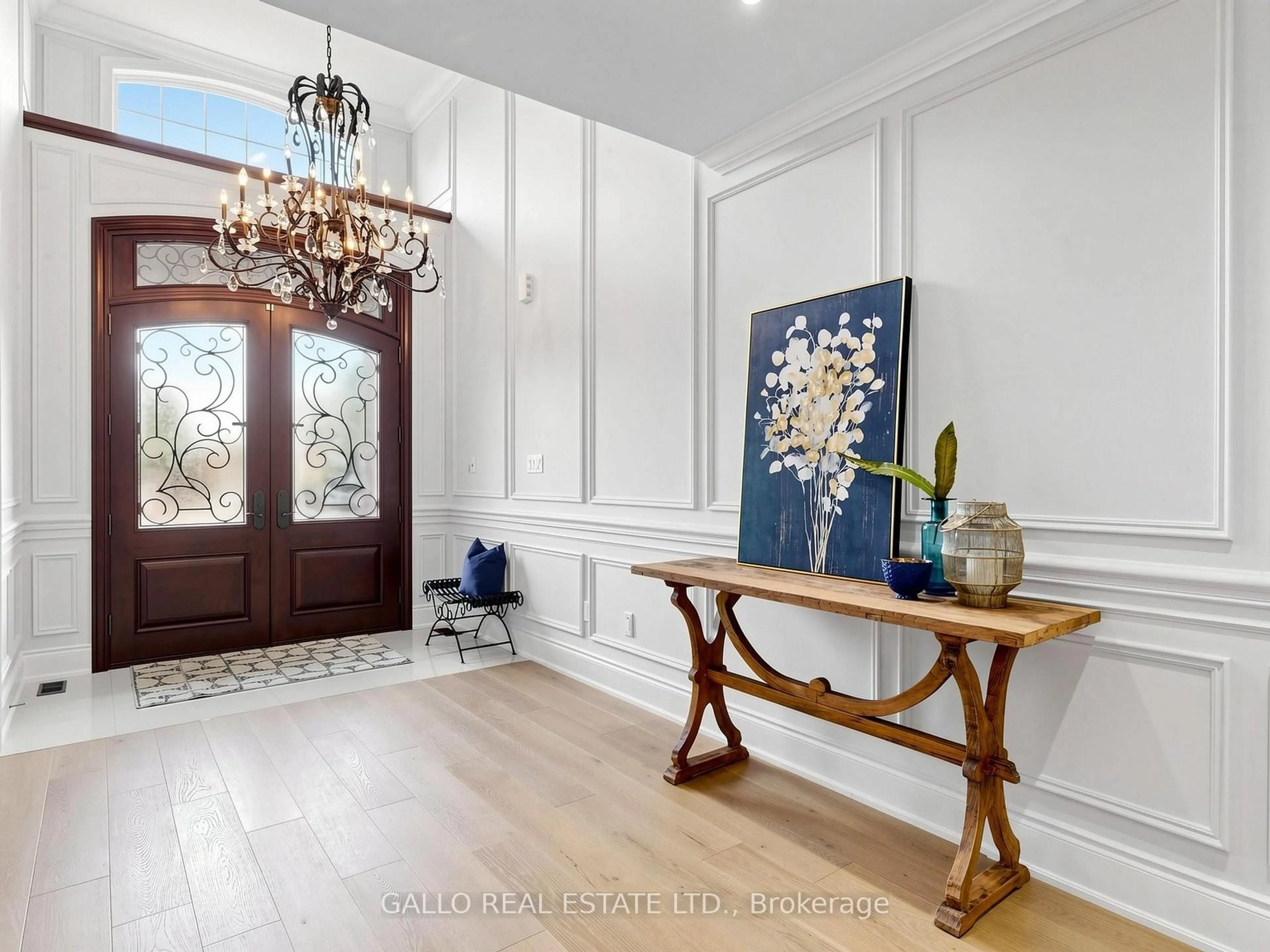 Indoor entryway for 55 Maurovista Crt, Whitchurch-Stouffville Ontario L4A 0E4