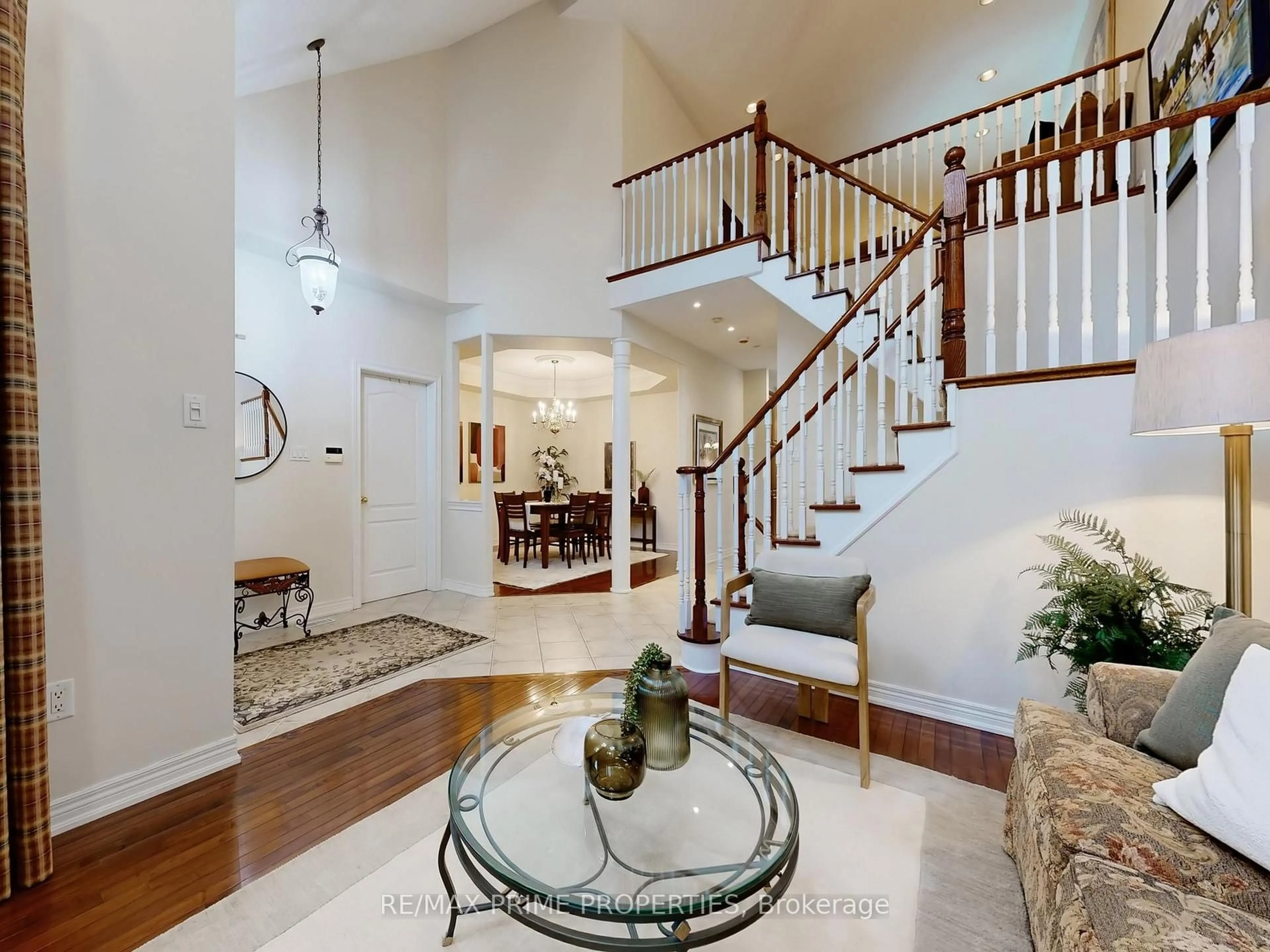 Indoor entryway for 11 Berczy Creek Way #18, Markham Ontario L6C 2R3