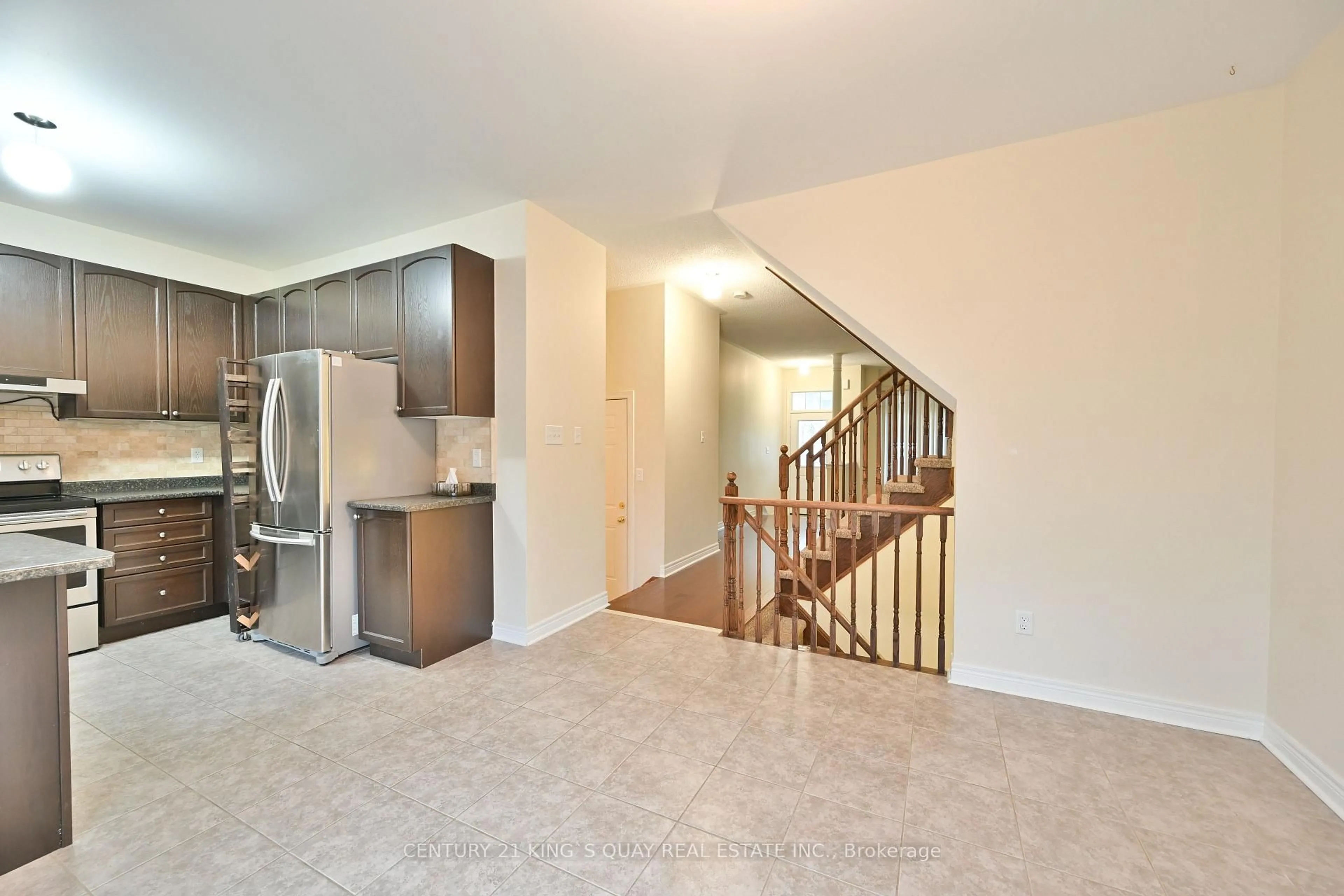 Unknown for 10 Lundigan Dr, Georgina Ontario L4P 0C3
