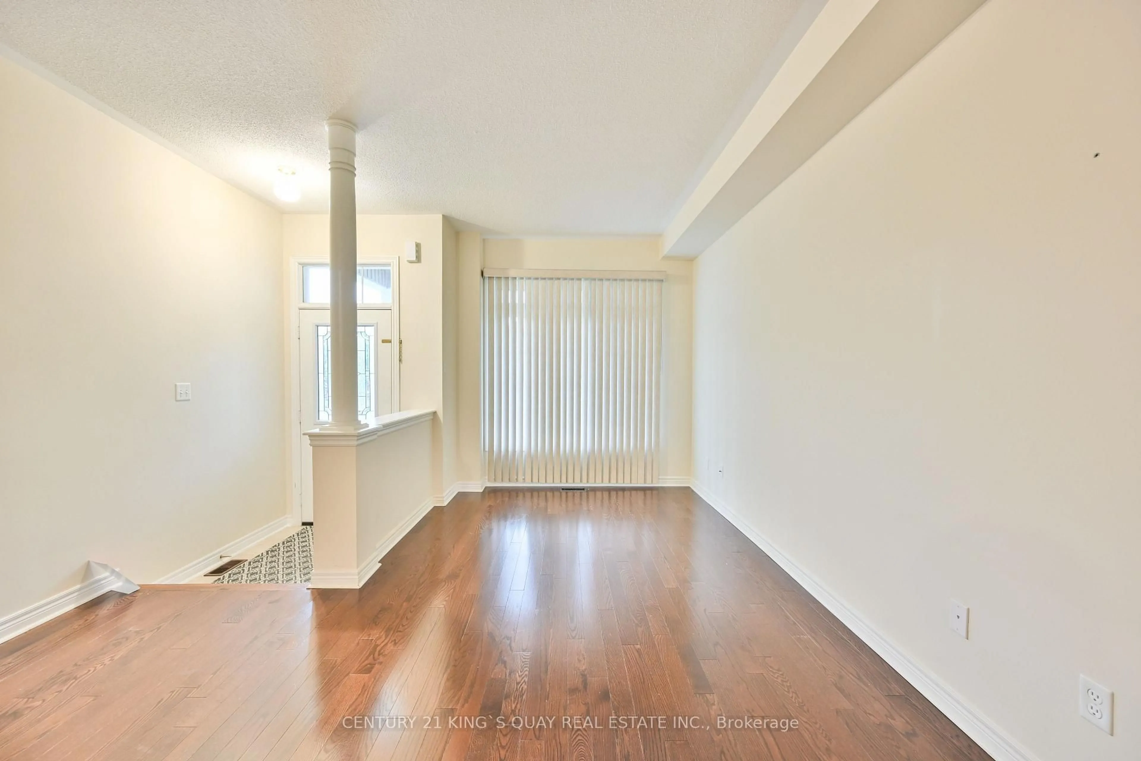 A pic of a room for 10 Lundigan Dr, Georgina Ontario L4P 0C3