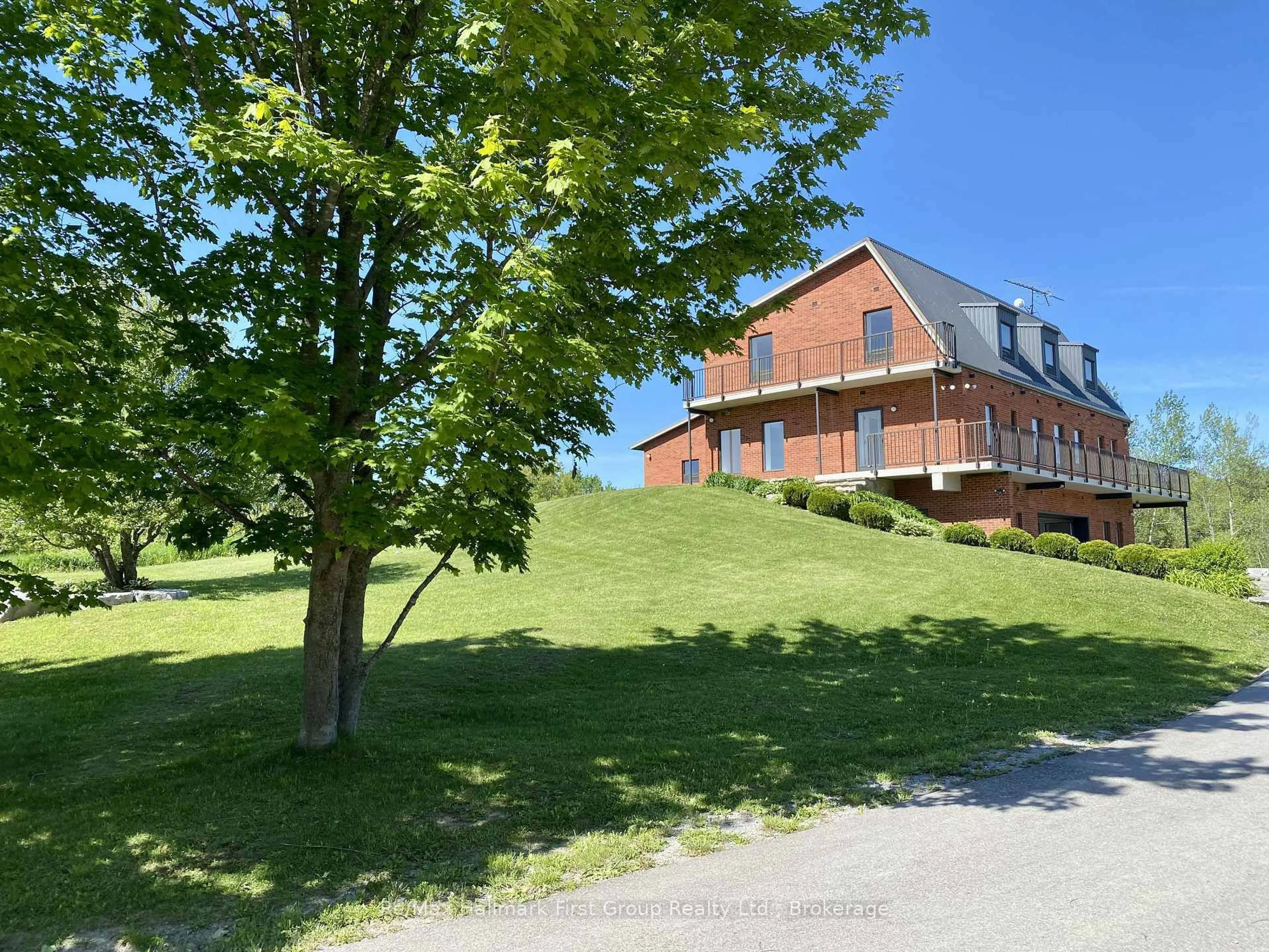 A pic from outside/outdoor area/front of a property/back of a property/a pic from drone, mountain view for 2269 Concession 4, Uxbridge Ontario L0C 1A0