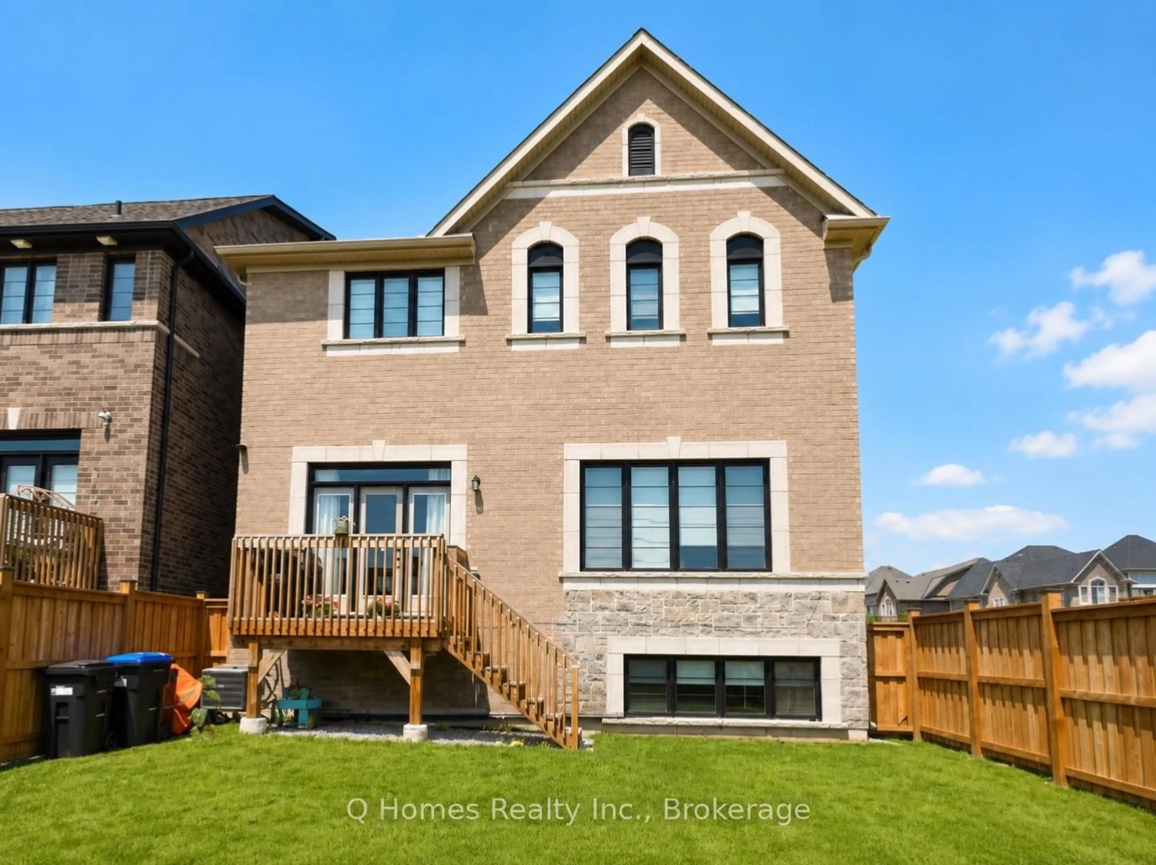 Home with brick exterior material, unknown for 1337 Blackmore St, Innisfil Ontario L9S 0P3