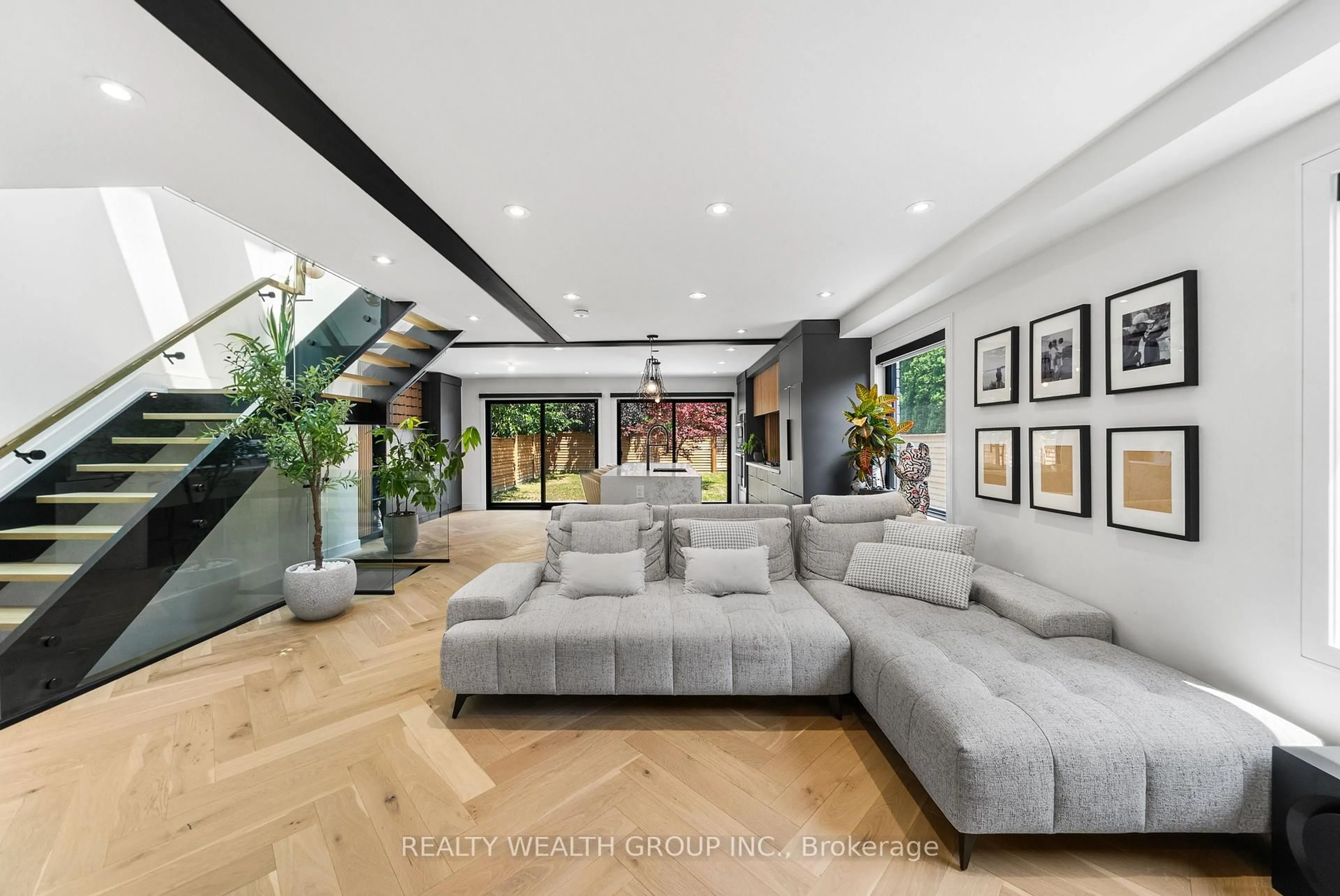 Unknown for 83 Governor Cres, Vaughan Ontario L4L 5G8