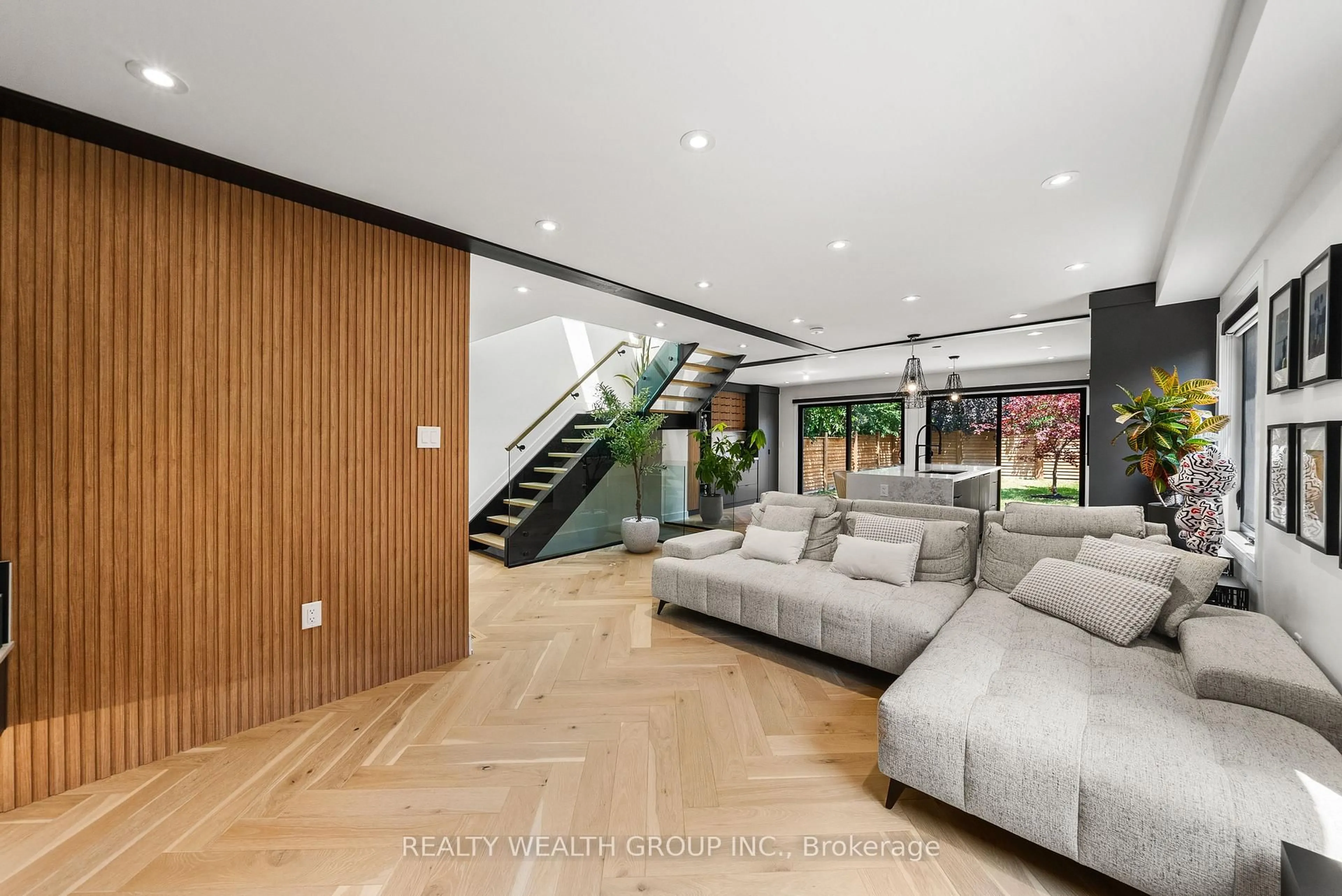 Unknown for 83 Governor Cres, Vaughan Ontario L4L 5G8