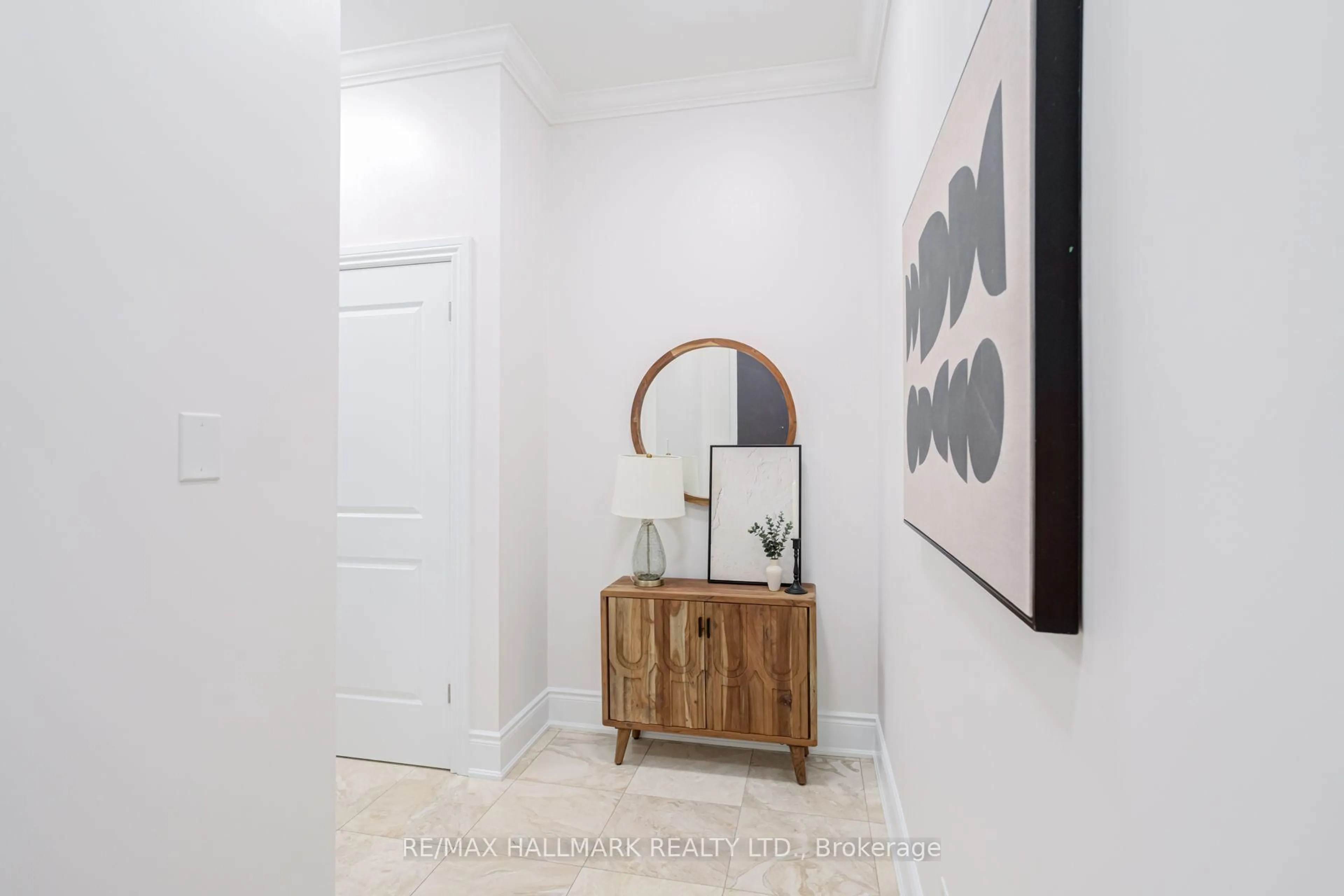 Indoor entryway for 281 Woodbridge Ave #PH631, Vaughan Ontario L4L 0C6