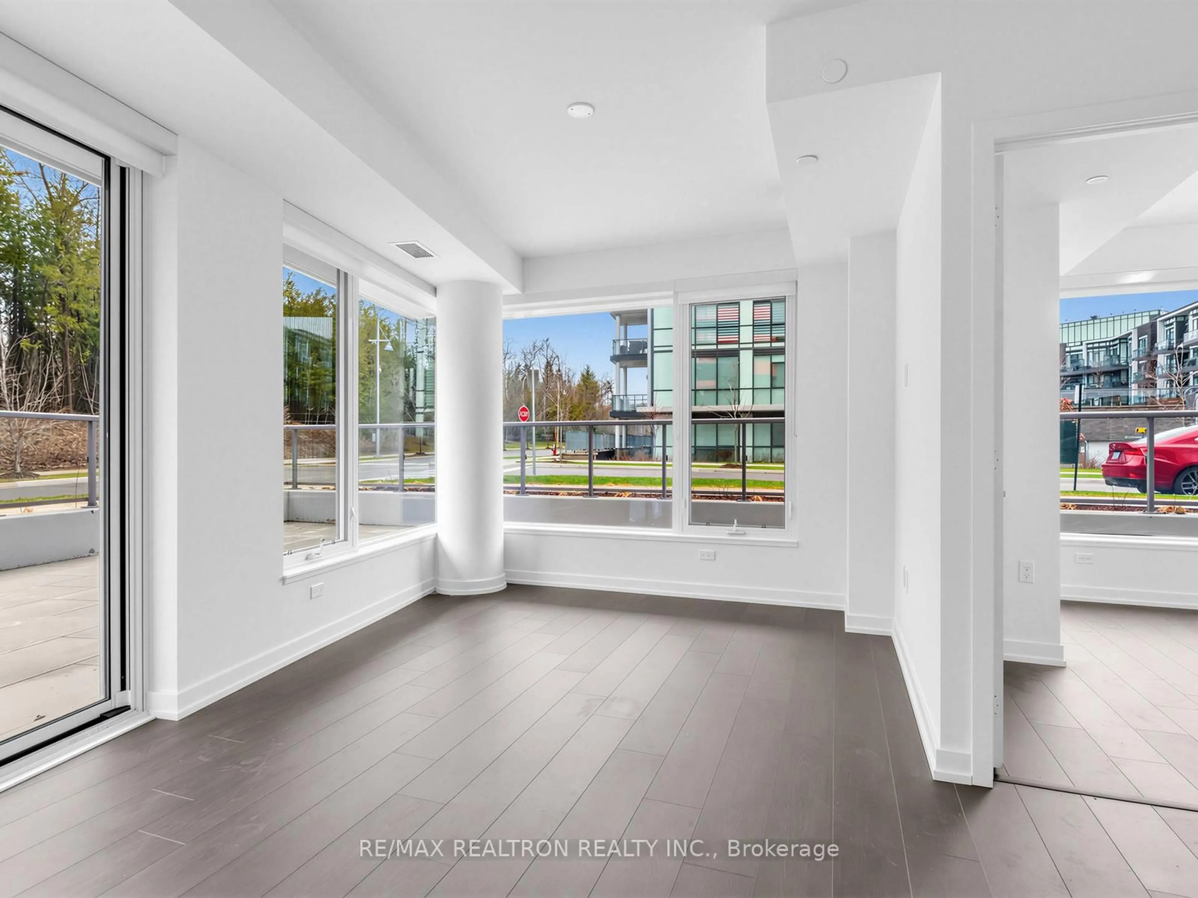 Indoor entryway for 333 Sunseeker Ave #101, Innisfil Ontario L9S 0R6