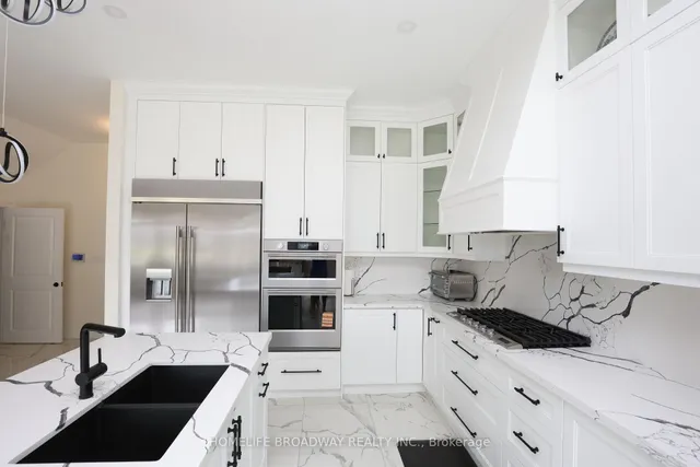 11 David Dunlap Blvd, Richmond Hill 4