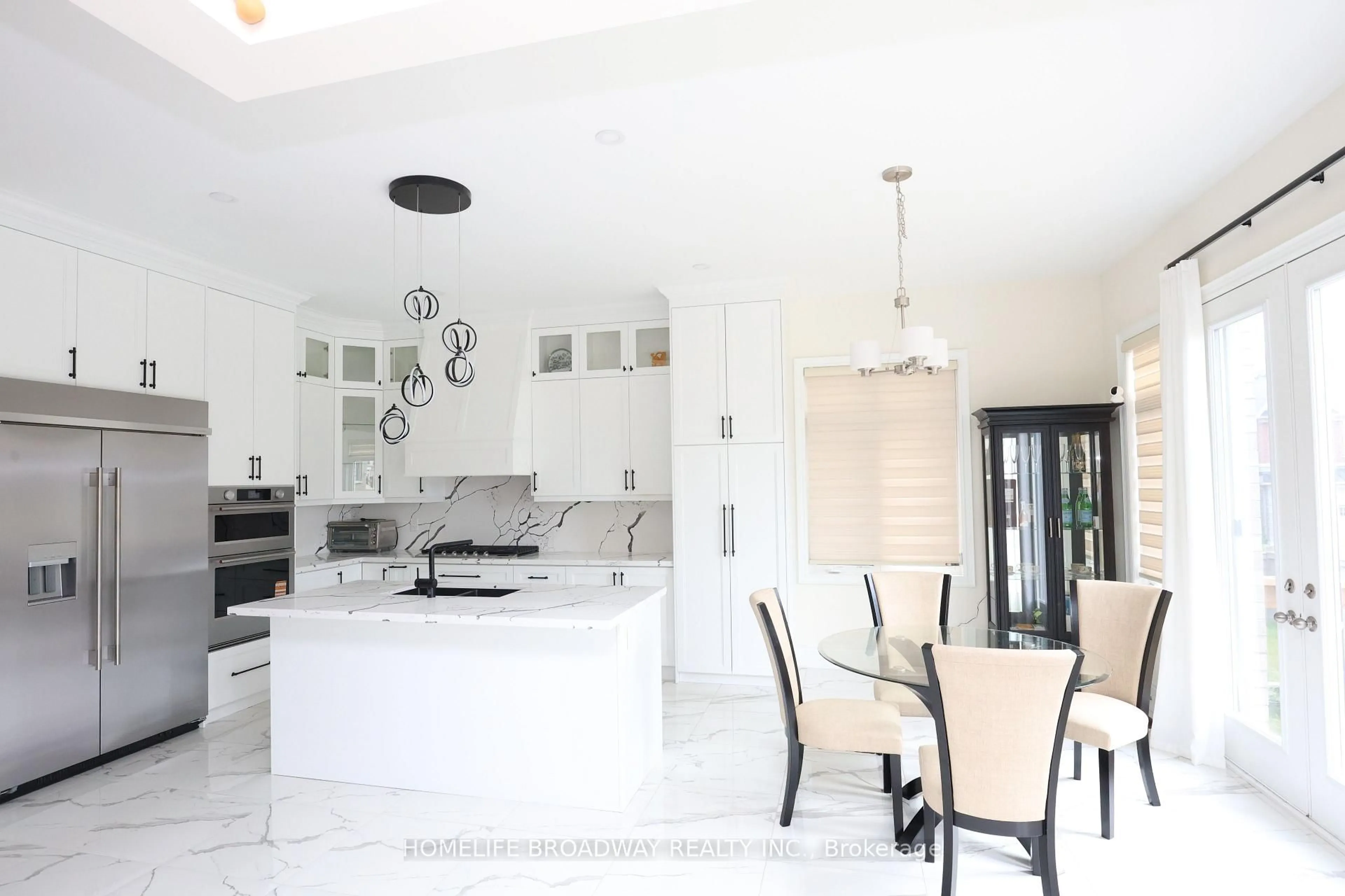 Contemporary kitchen, ceramic/tile floor for 11 David Dunlap Blvd, Richmond Hill Ontario L4C 4V7