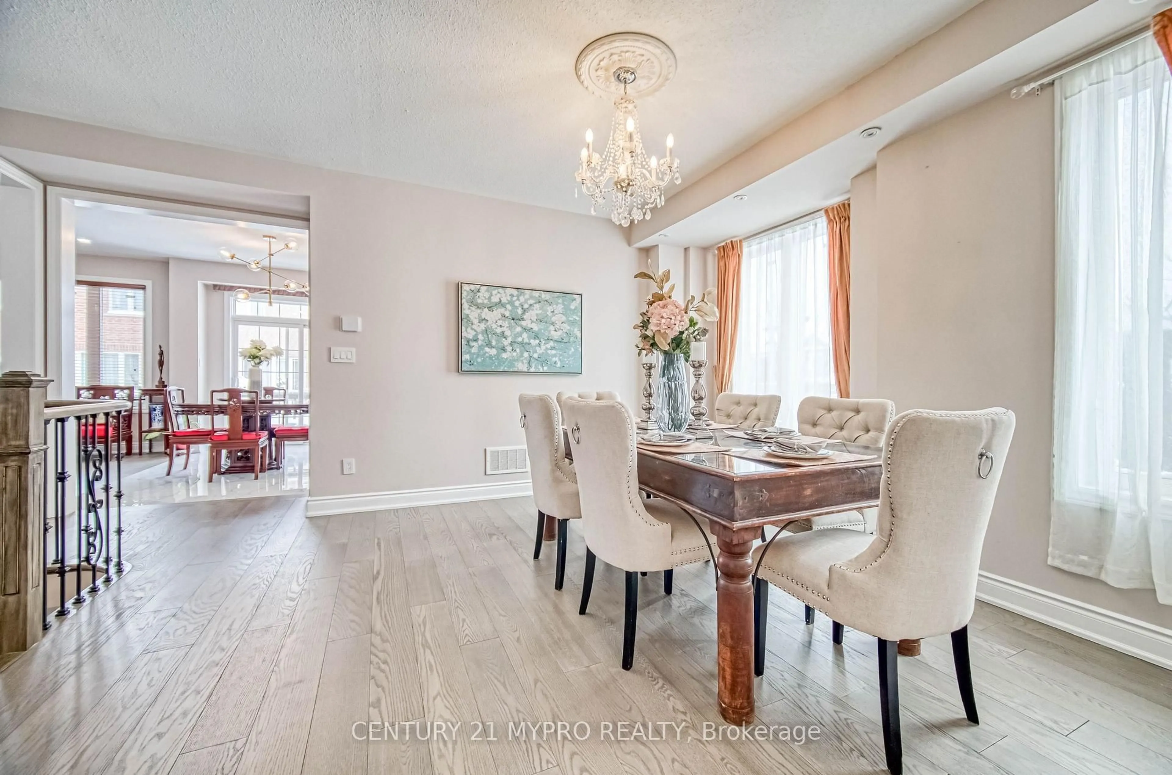 Dining room, wood/laminate floor for 72 Vandervoort Dr, Richmond Hill Ontario L4E 0C7
