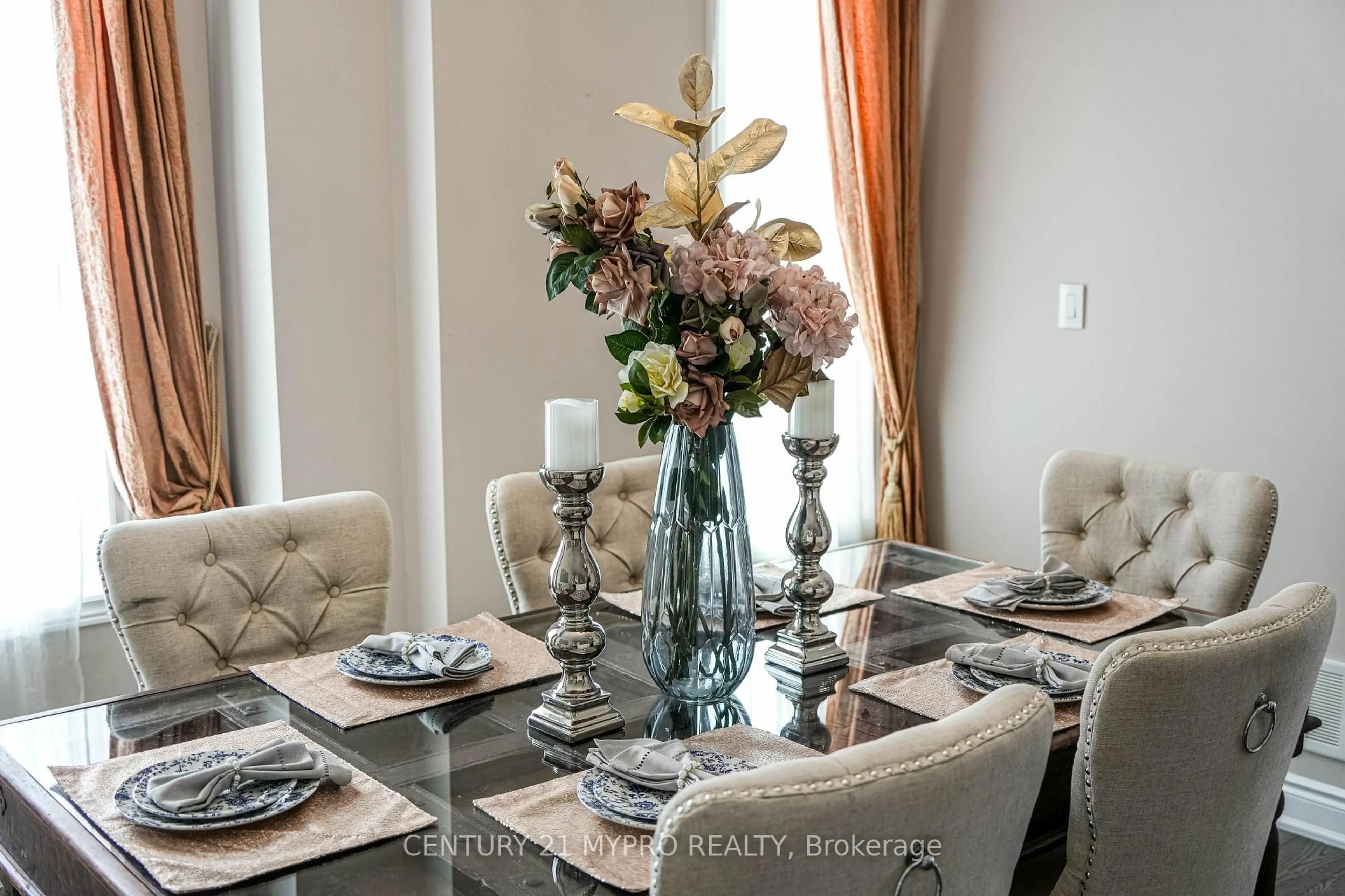 Dining room, unknown for 72 Vandervoort Dr, Richmond Hill Ontario L4E 0C7