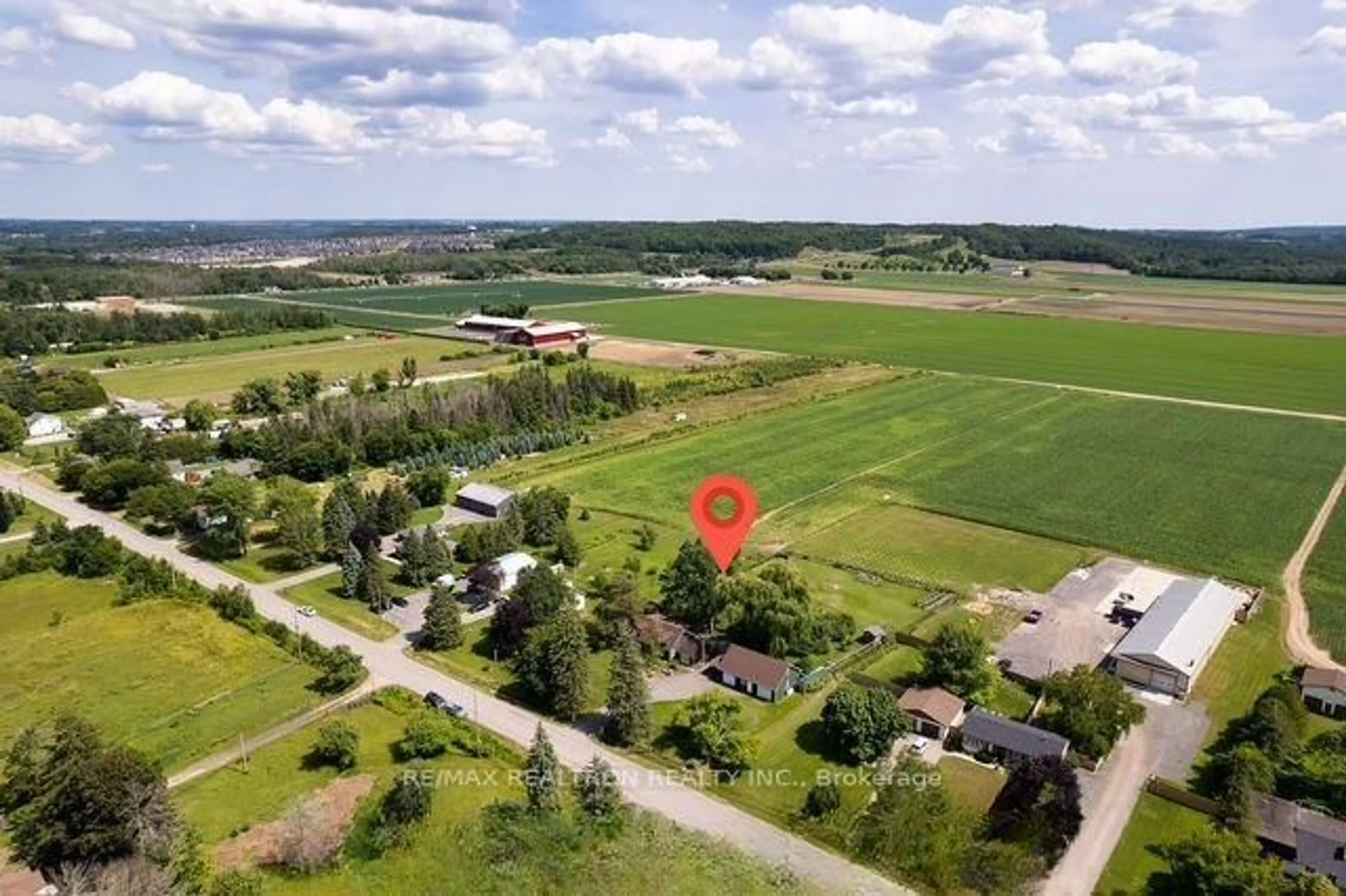 A pic from outside/outdoor area/front of a property/back of a property/a pic from drone, unknown for 1103 Graham Sdrd, King Ontario L3Y 4V9