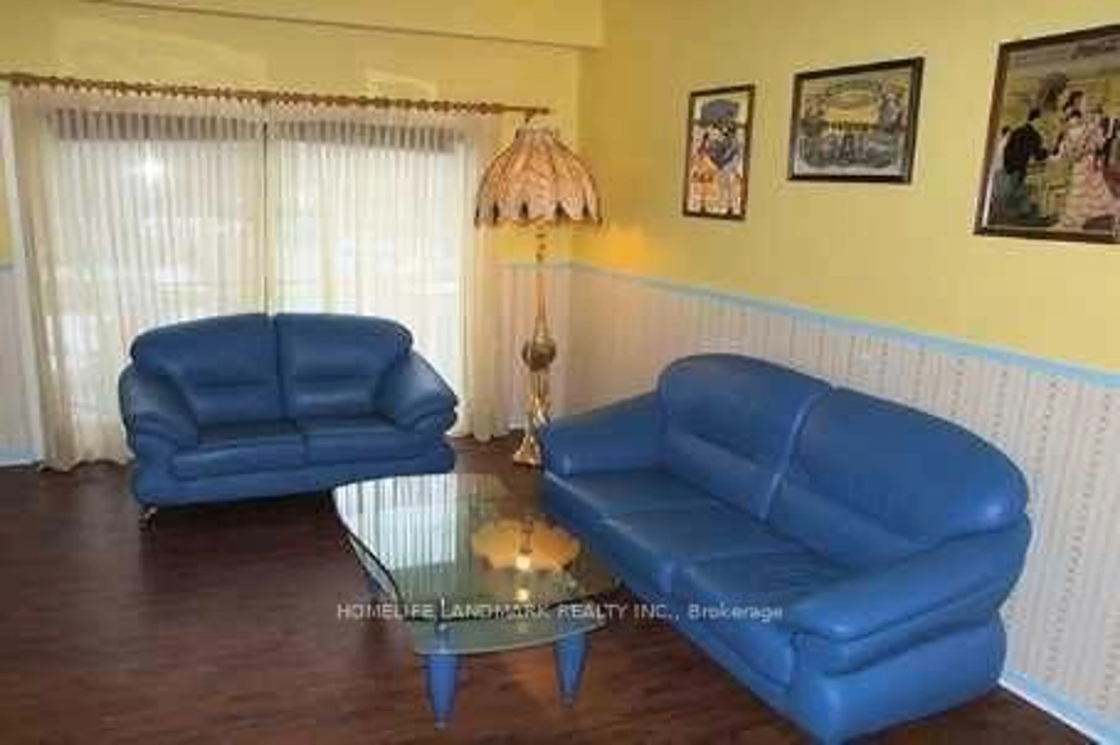 Living room with furniture, unknown for 45 Ashglen Way, Markham Ontario L3R 3A6