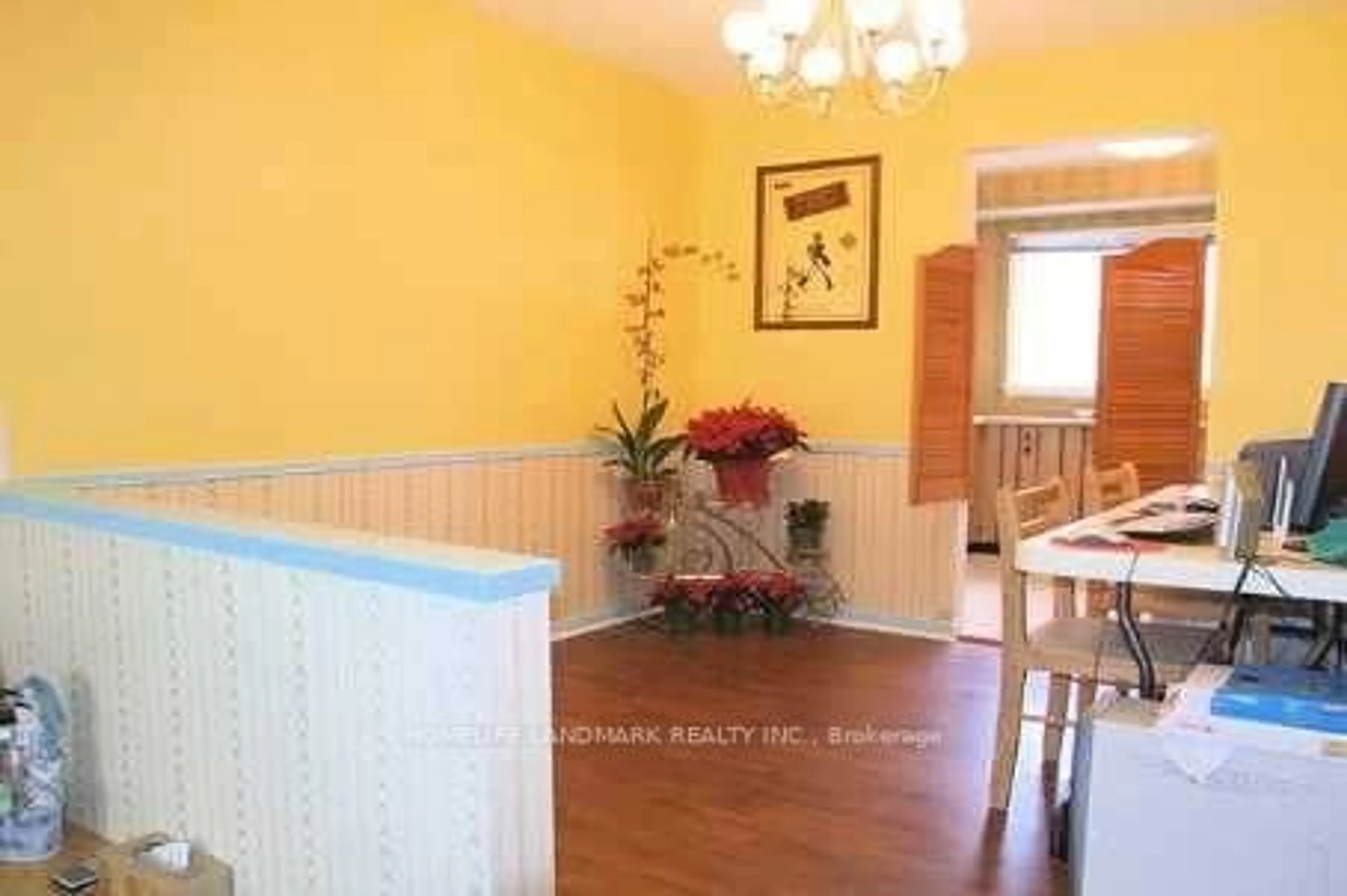 Dining room, wood/laminate floor for 45 Ashglen Way, Markham Ontario L3R 3A6