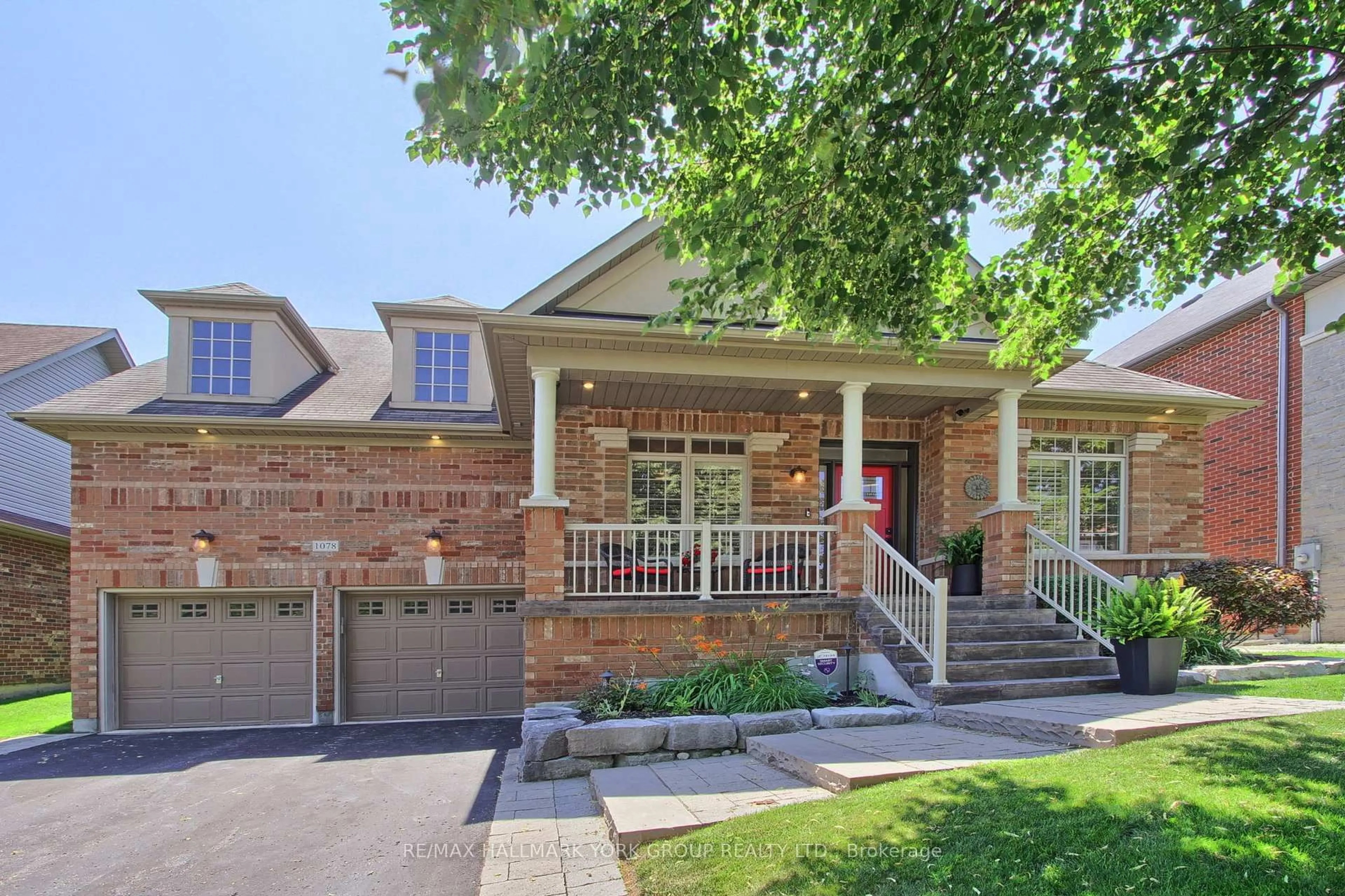 Home with brick exterior material, street for 1078 Bob Scott Crt, Newmarket Ontario L3X 3L7