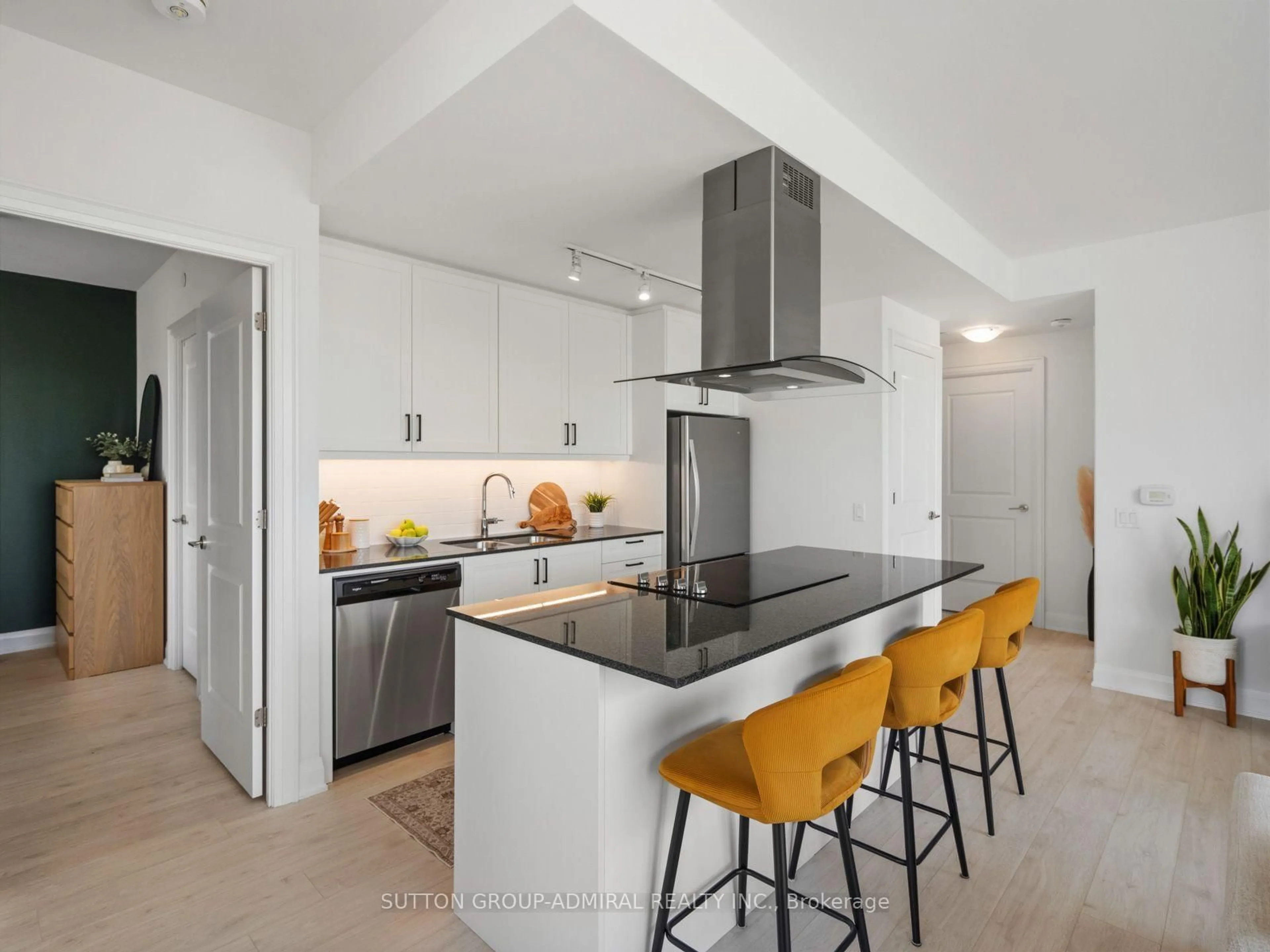 Unknown for 10 Gatineau Dr #413, Vaughan Ontario L4J 0L2
