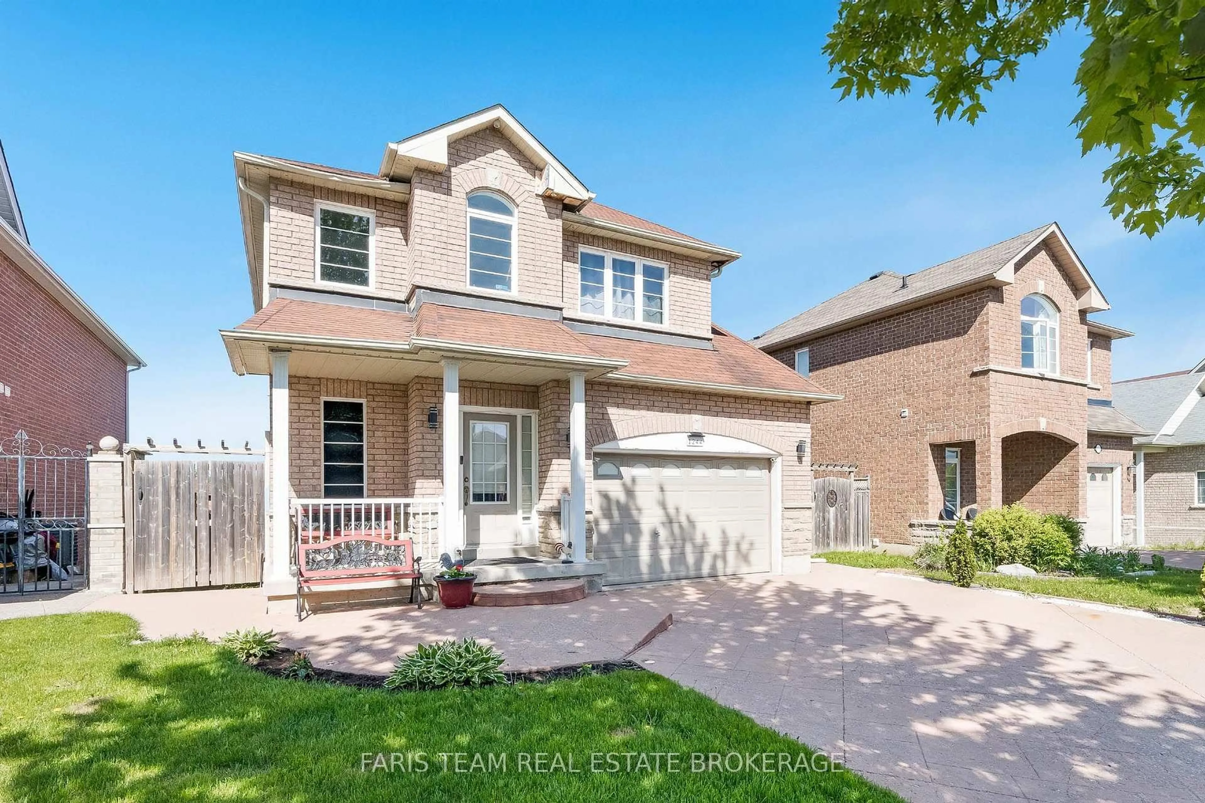 Home with brick exterior material, street for 1244 Mary-Lou St, Innisfil Ontario L9S 0E5