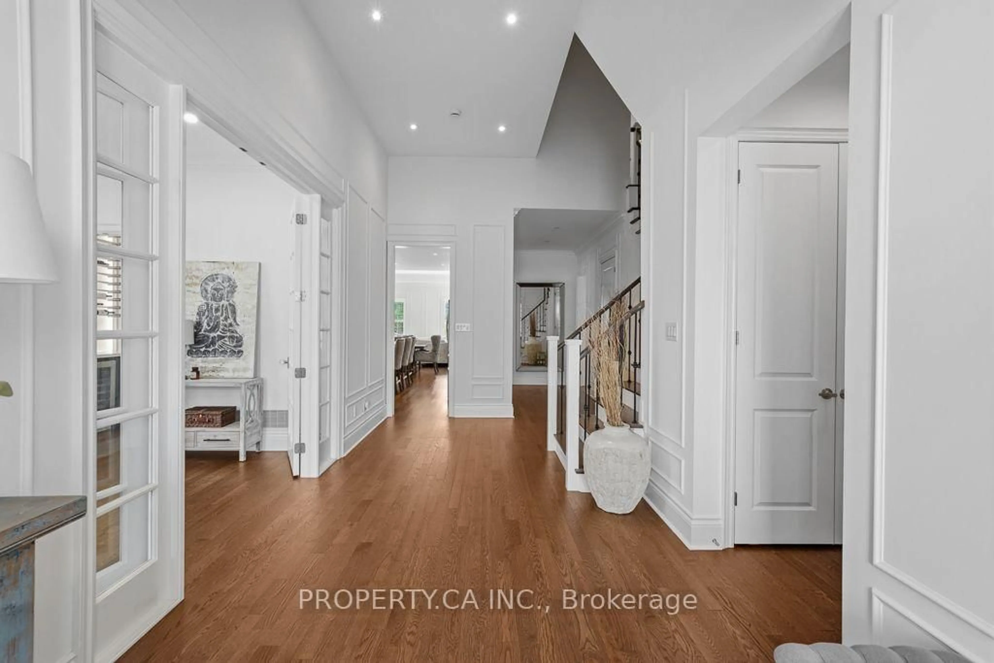 Indoor entryway for 81 Parkheights Tr, King Ontario L7B 0A2