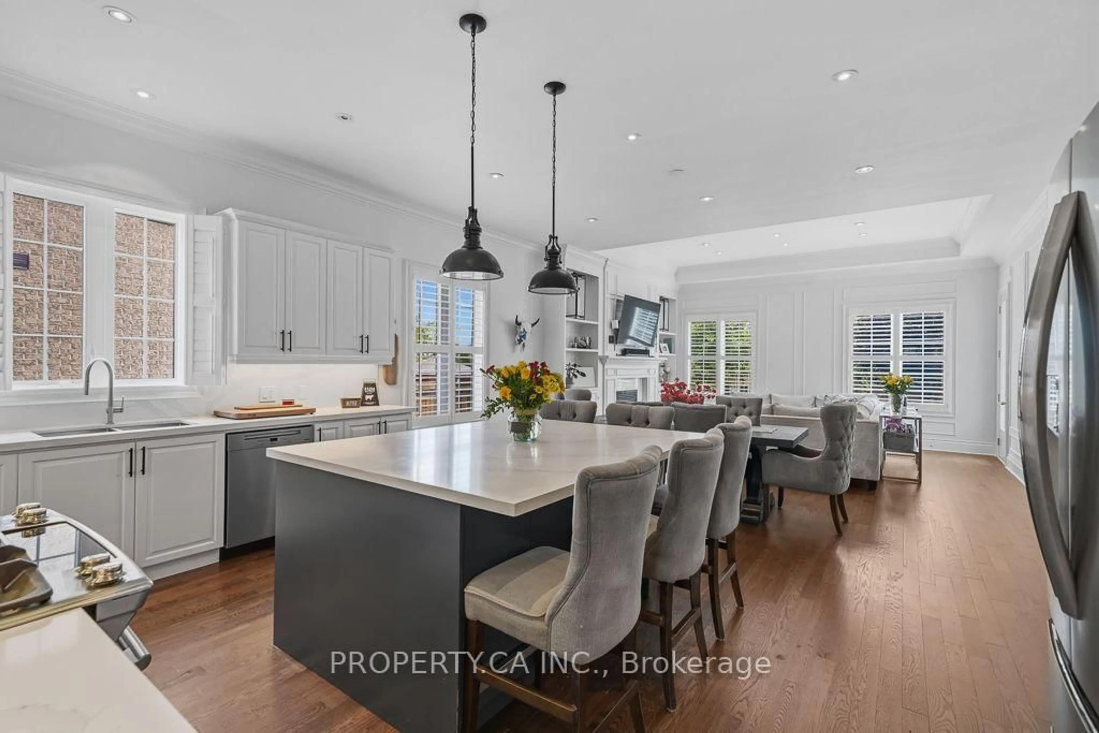 Open concept kitchen, ceramic/tile floor for 81 Parkheights Tr, King Ontario L7B 0A2
