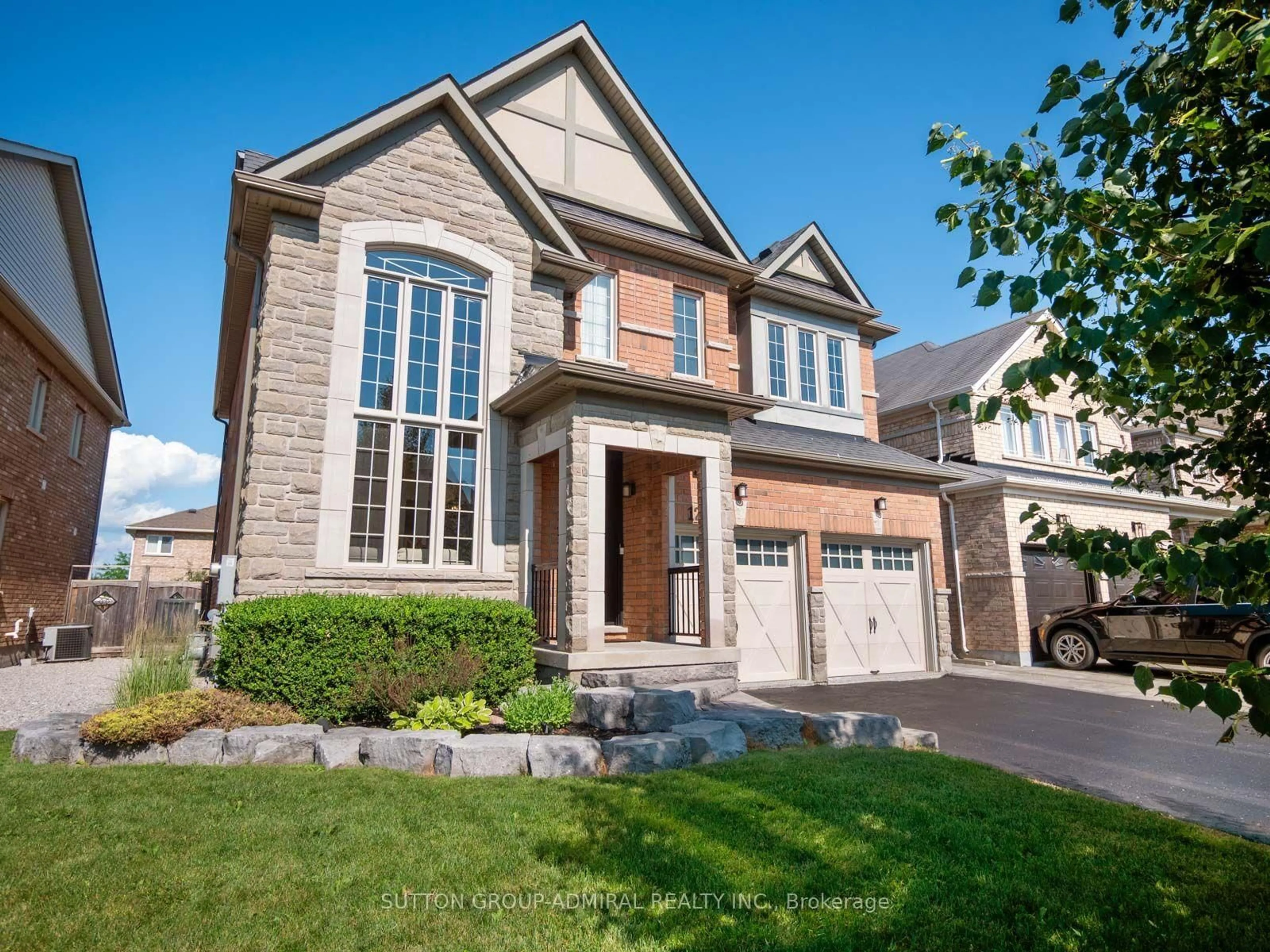 Home with brick exterior material, street for 129 Mooney St, Bradford West Gwillimbury Ontario L3Z 0K9