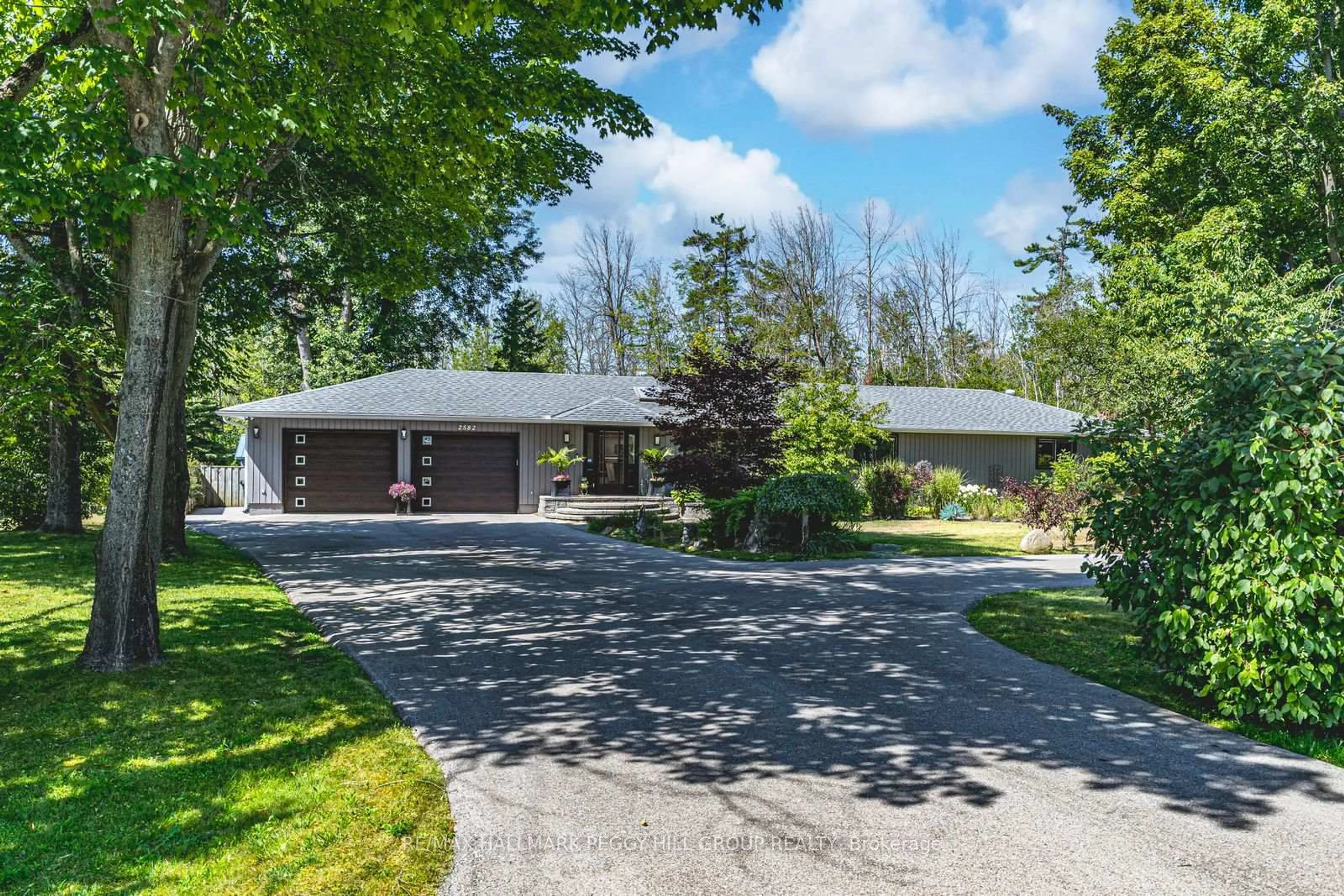Unknown for 2582 Leonard St, Innisfil Ontario L9S 3T9