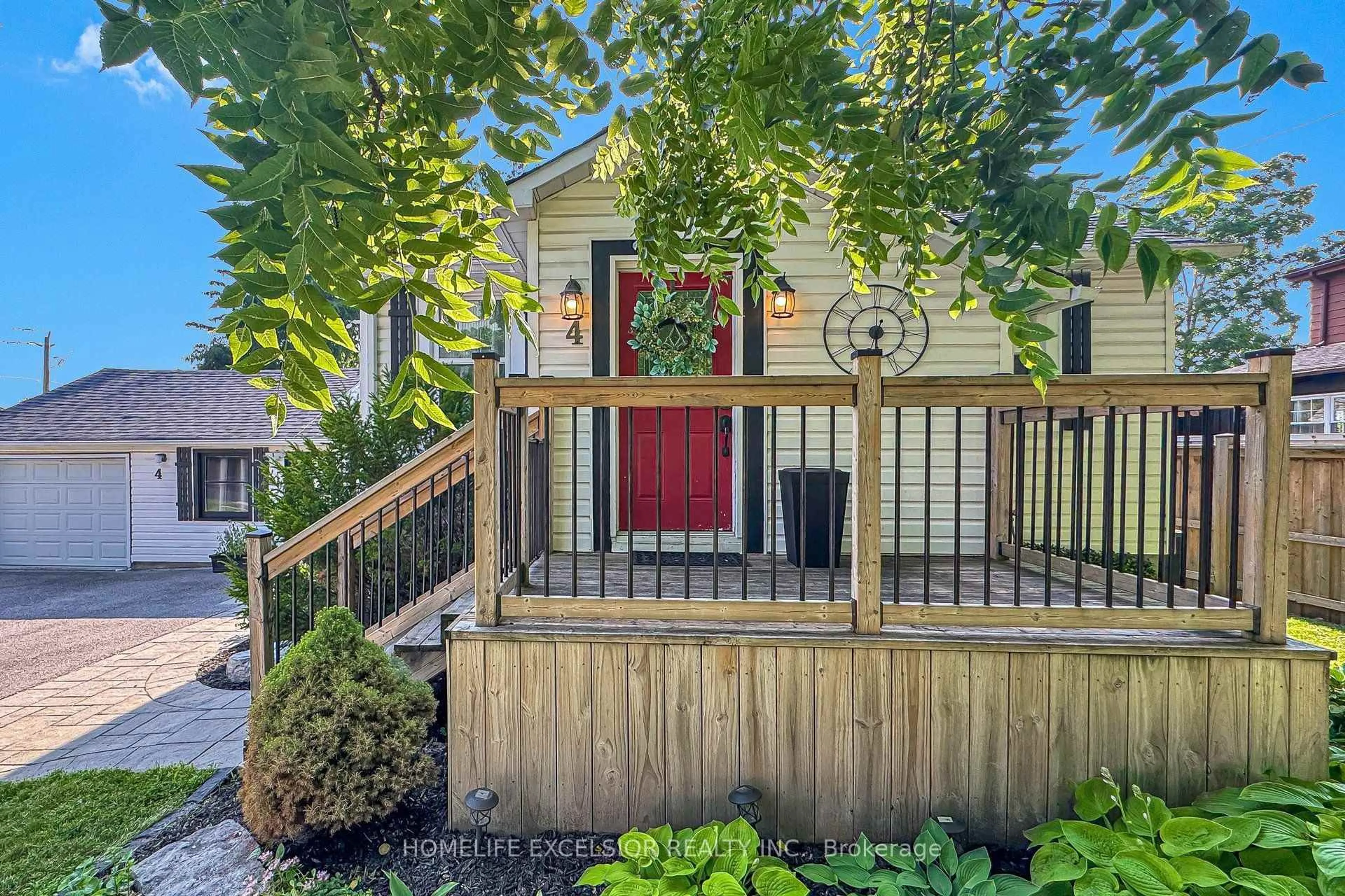 Unknown for 4 Albert St, Whitchurch-Stouffville Ontario L4A 4H1
