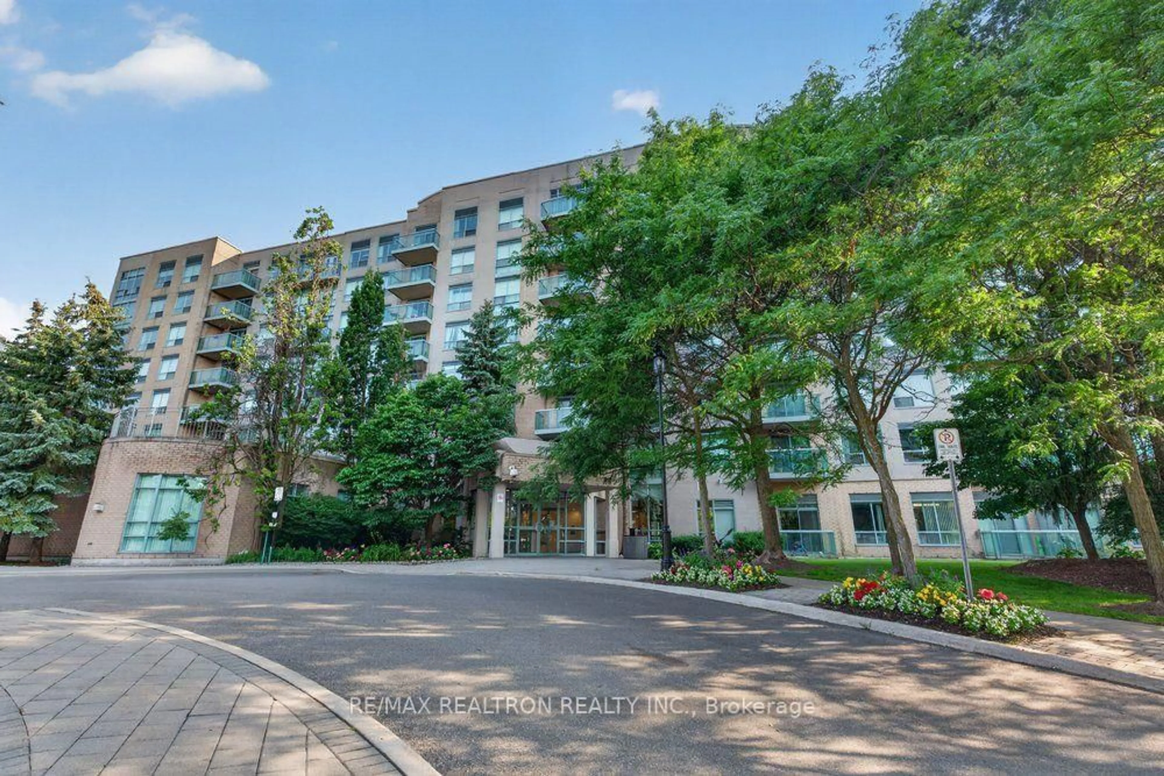 Unknown for 3 Ellesmere St #326, Richmond Hill Ontario L4B 4N2