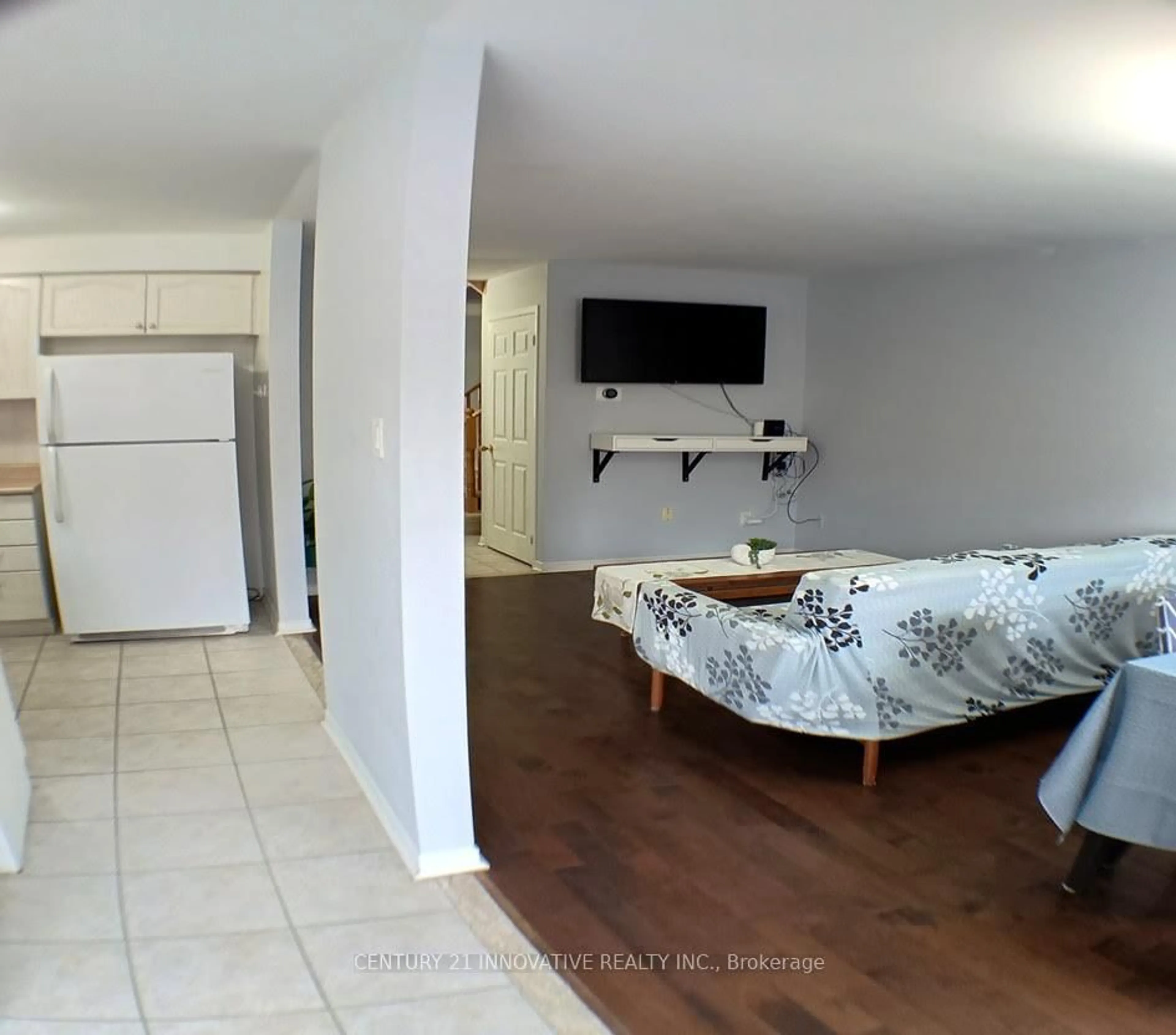 A pic of a room for 761 Joe Persechini Dr, Newmarket Ontario L3X 2S6
