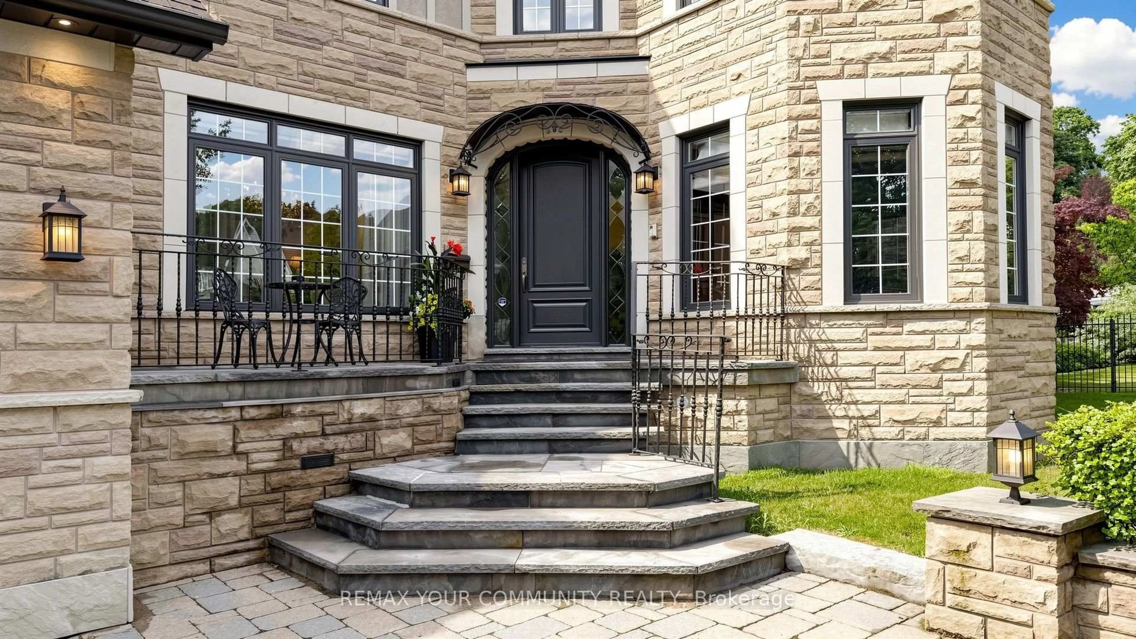 Unknown for 25 Guinevere Crt, Richmond Hill Ontario L4C 0P7