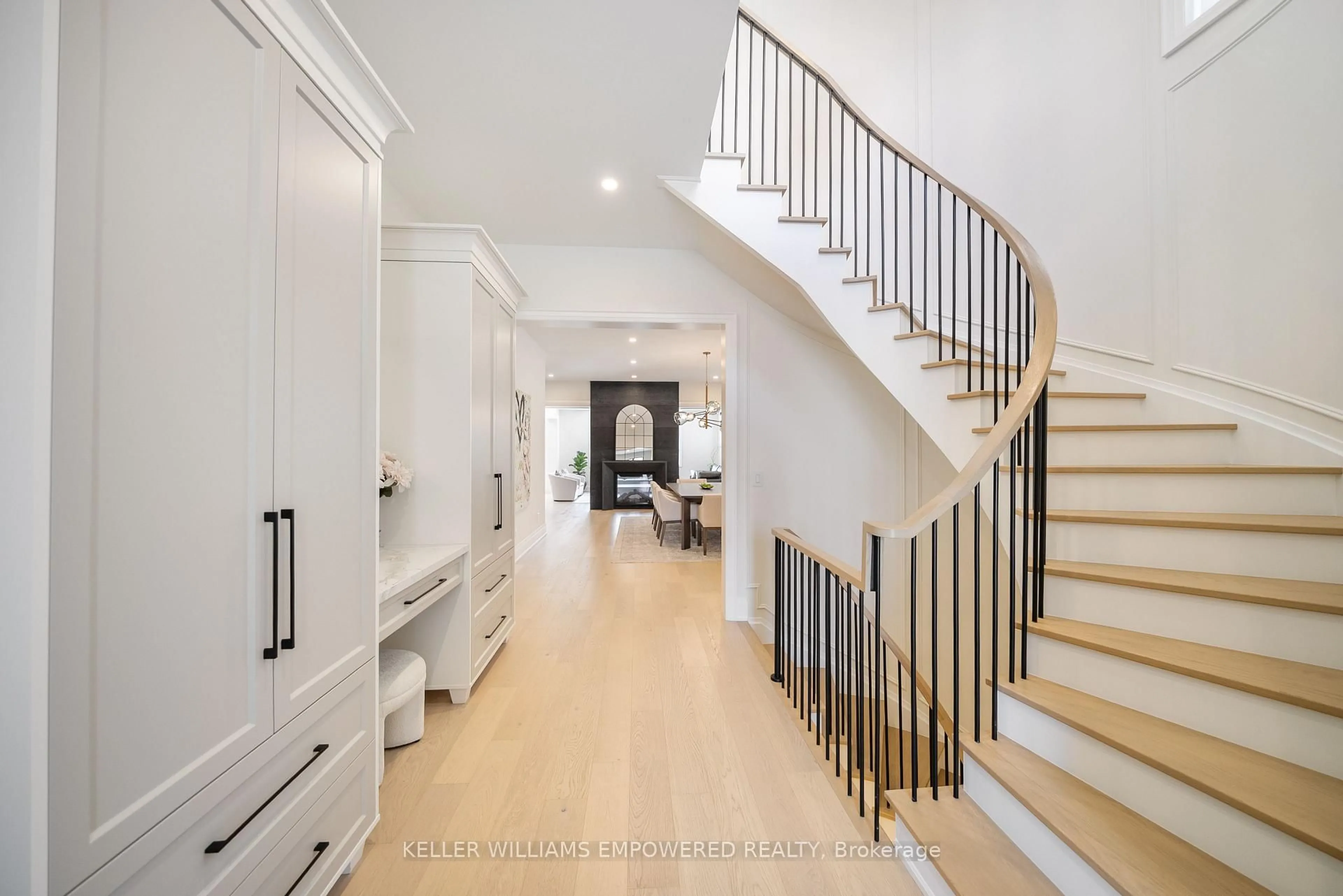 Indoor entryway for 6 Joelco Dr, Markham Ontario L3S 0G2