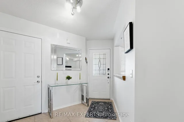 16 Piazza Cres, Vaughan 5