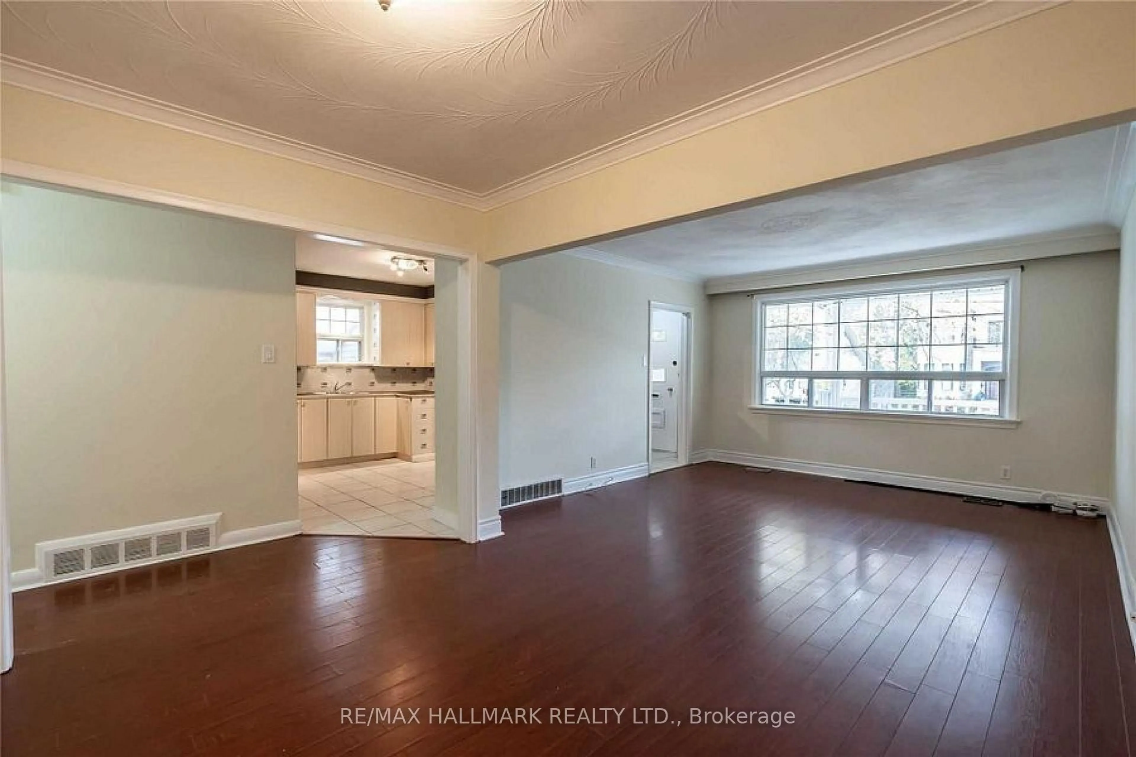 A pic of a room for 226 Lawrence Ave, Richmond Hill Ontario L4C 1Z6