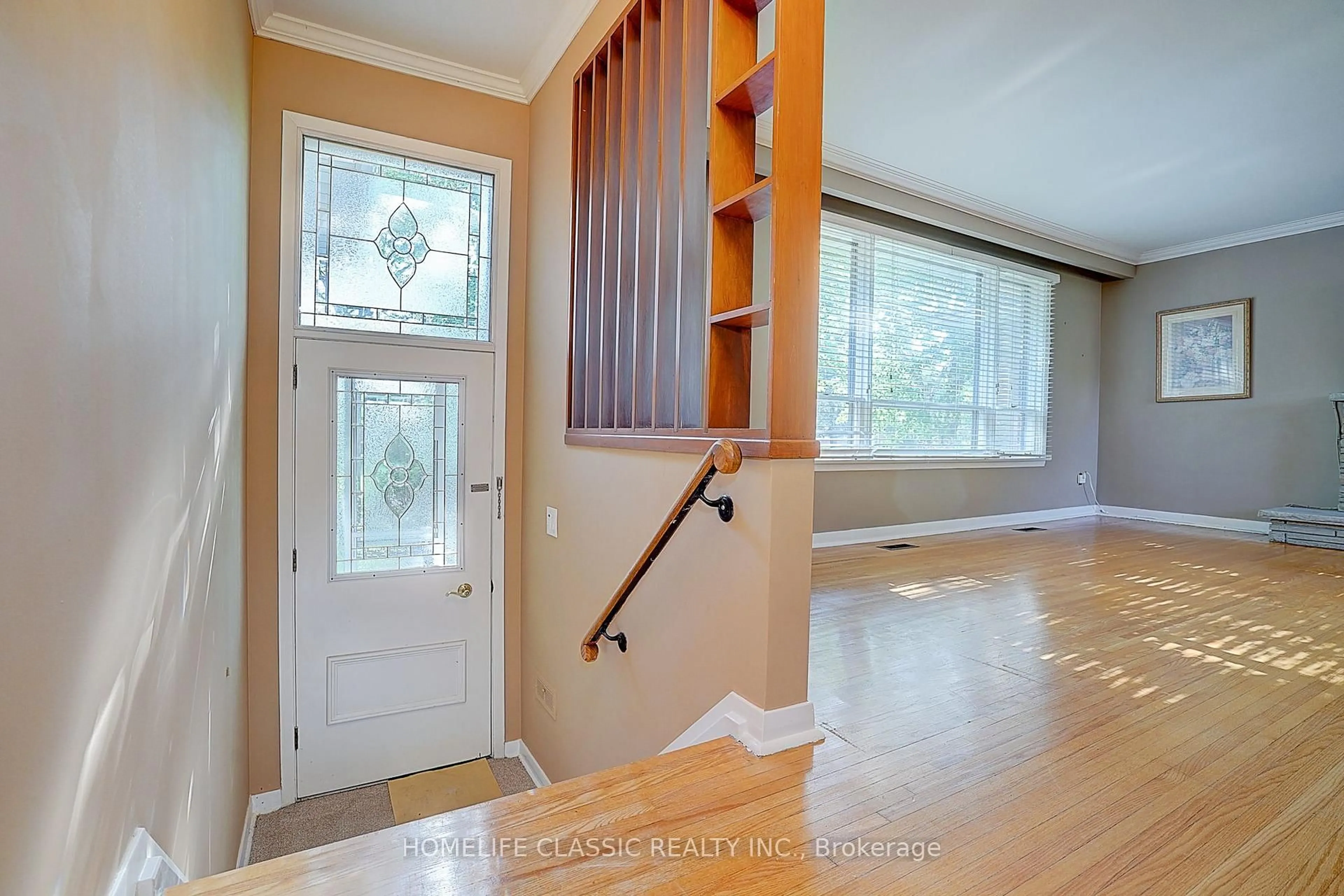 Indoor entryway for 267 IREDALE Rd, Richmond Hill Ontario L4C 4R5