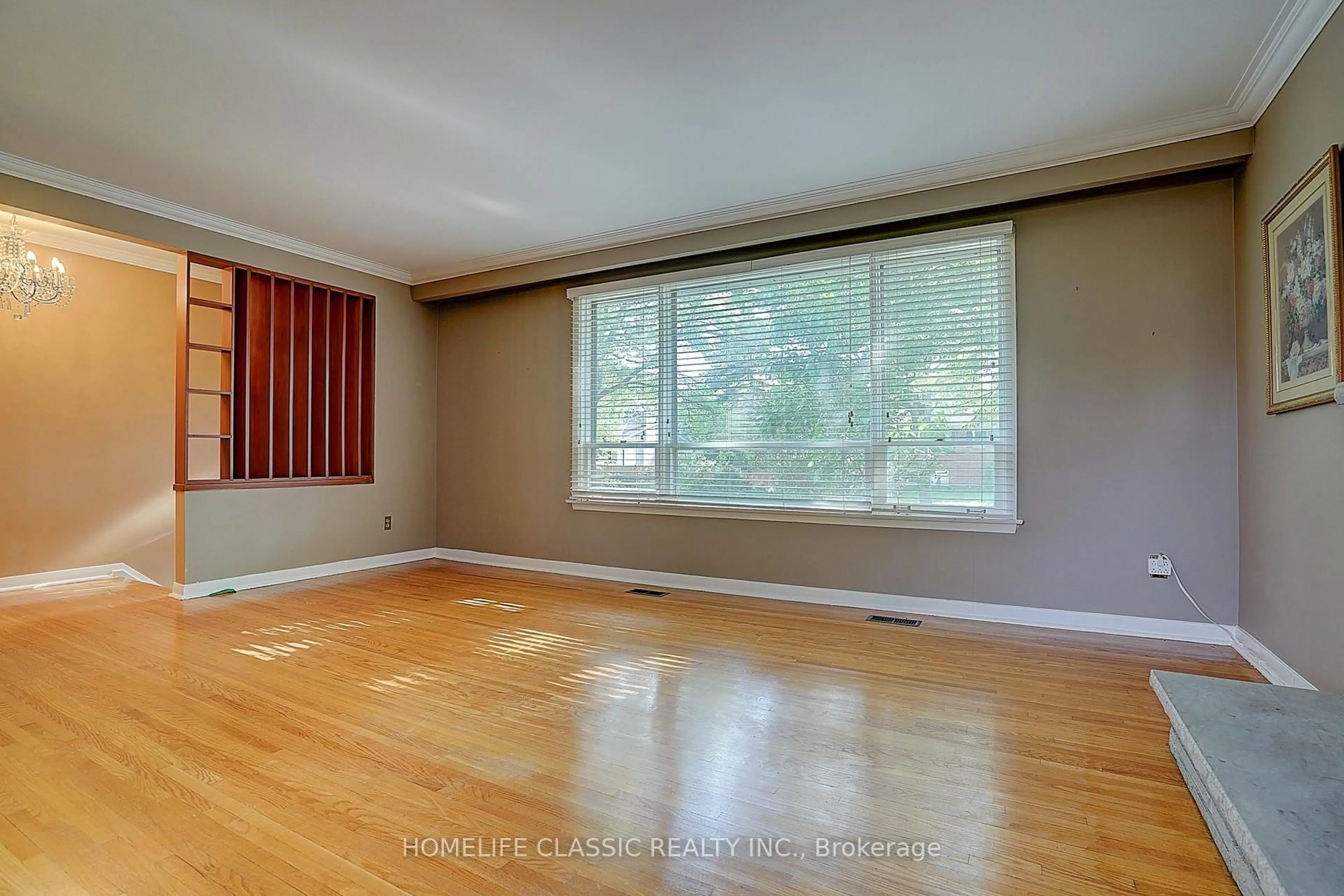 A pic of a room for 267 IREDALE Rd, Richmond Hill Ontario L4C 4R5