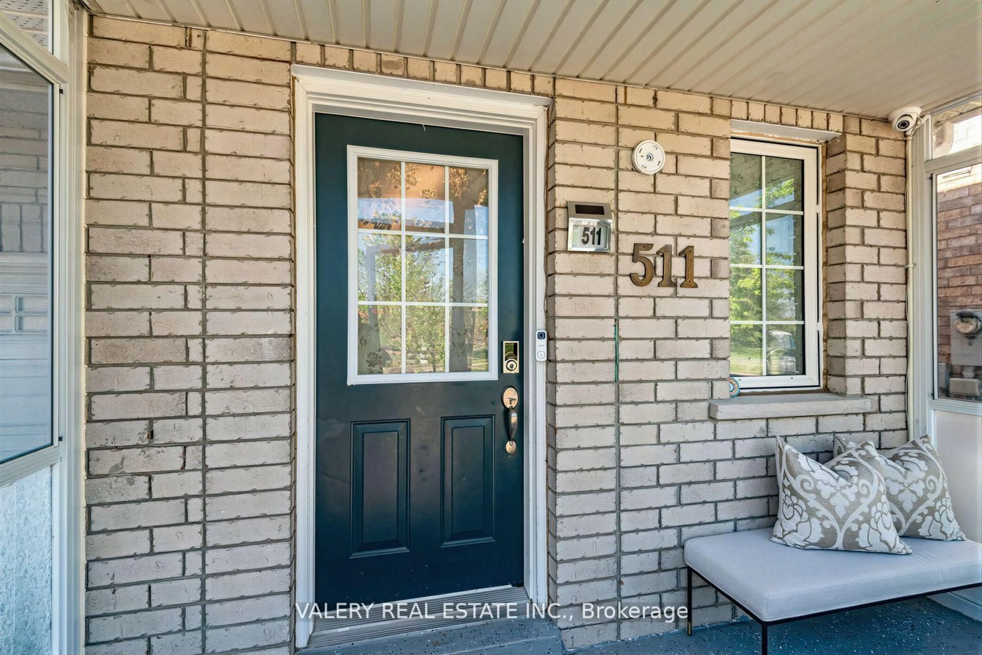 Indoor entryway for 511 Caboto Tr, Markham Ontario L3R 5S2