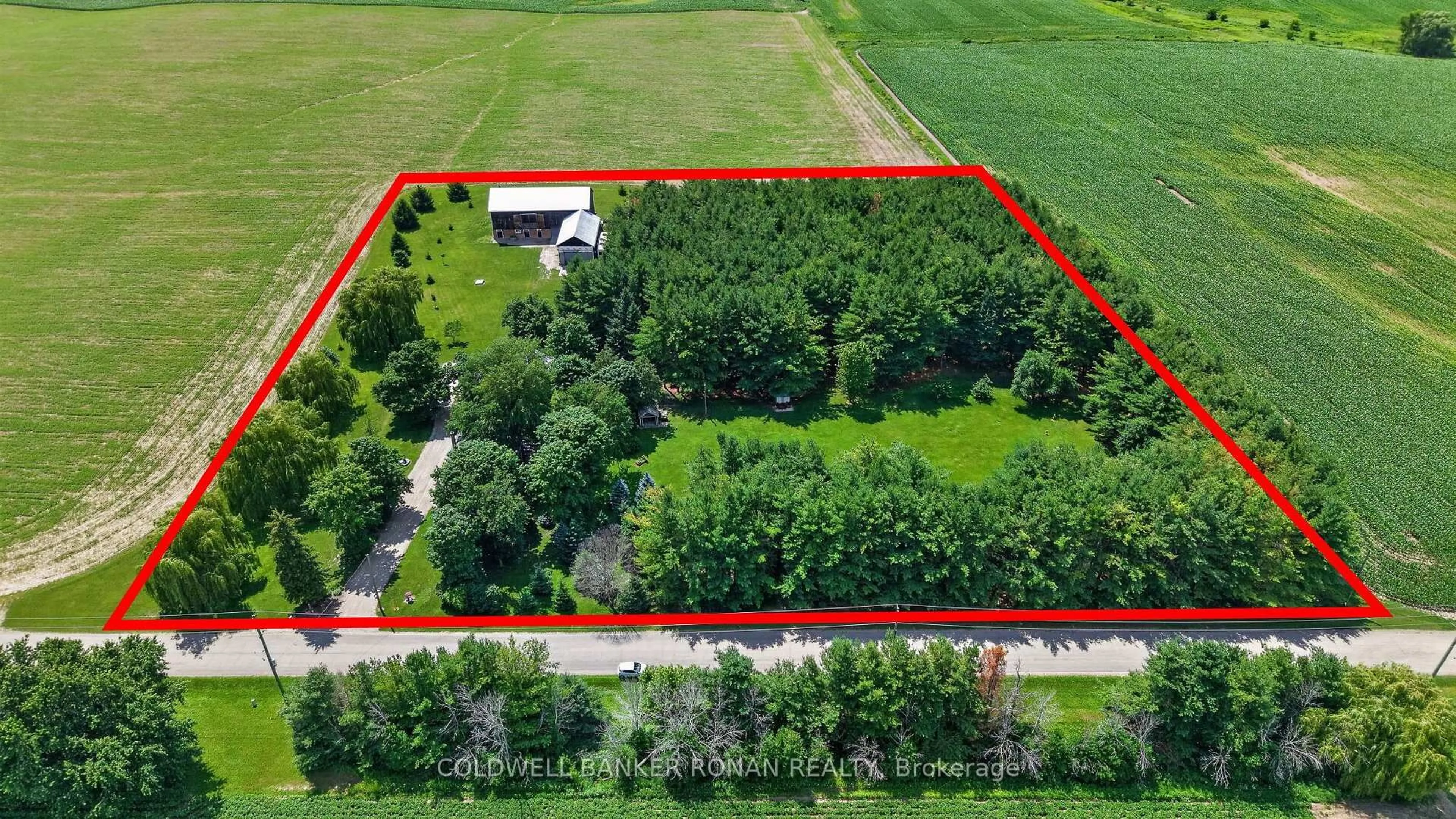 A pic from outside/outdoor area/front of a property/back of a property/a pic from drone, building for 5814 Concession Road 7, Adjala-Tosorontio Ontario L9R 1V3