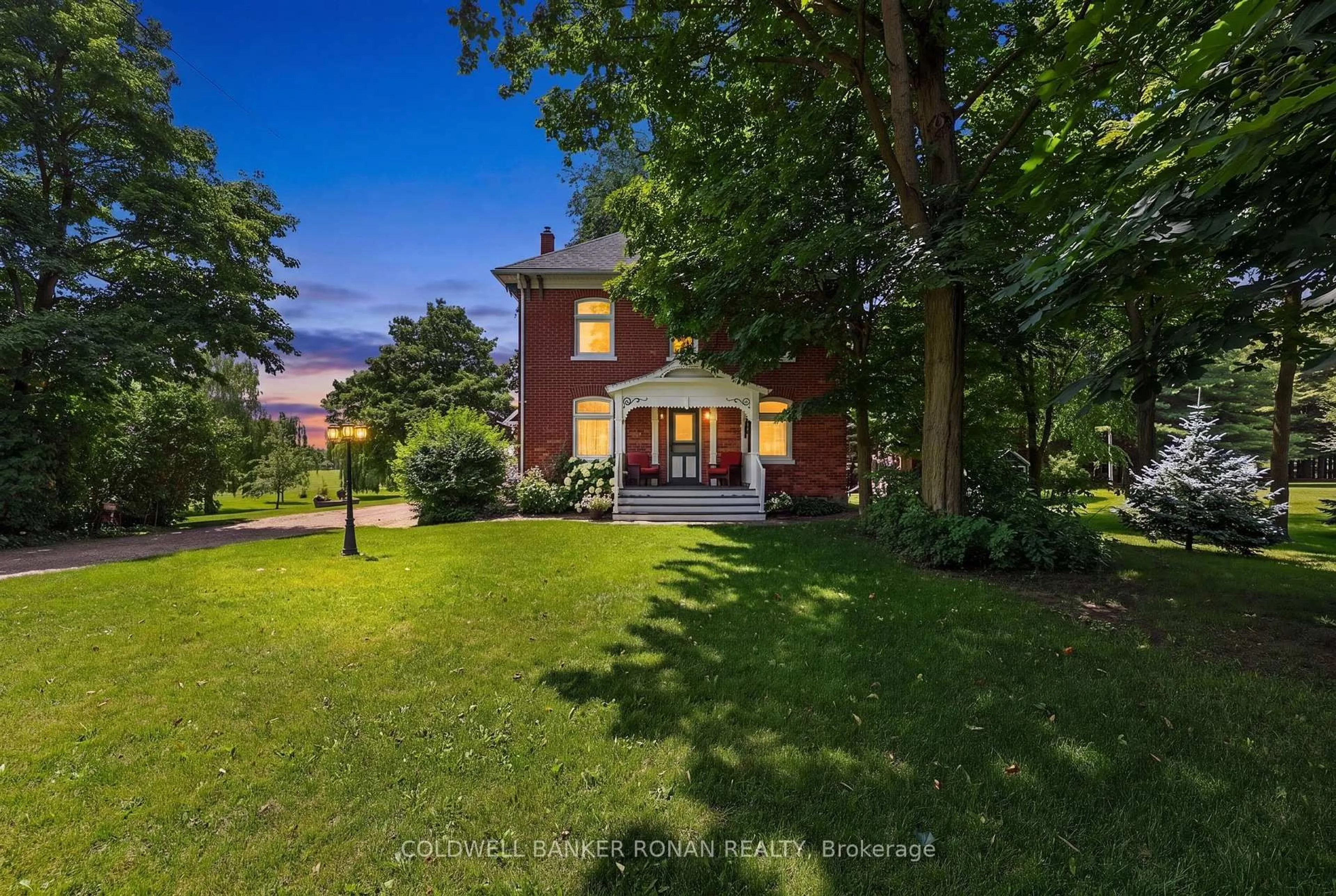 A pic from outside/outdoor area/front of a property/back of a property/a pic from drone, street for 5814 Concession Road 7, Adjala-Tosorontio Ontario L9R 1V3