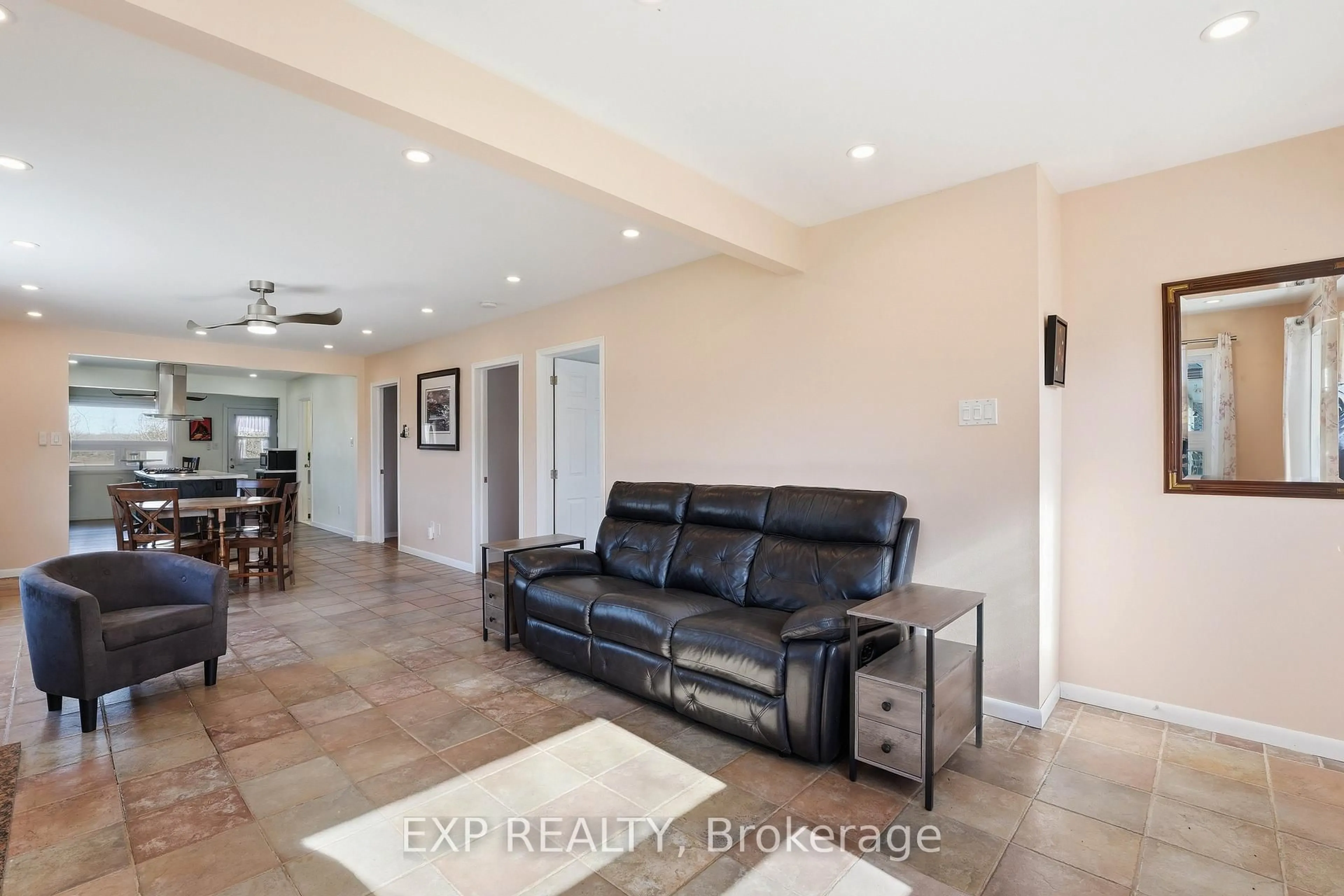 Living room with furniture, ceramic/tile floor for 33 Isle Vista Dr, Georgina Ontario L0E 1N0