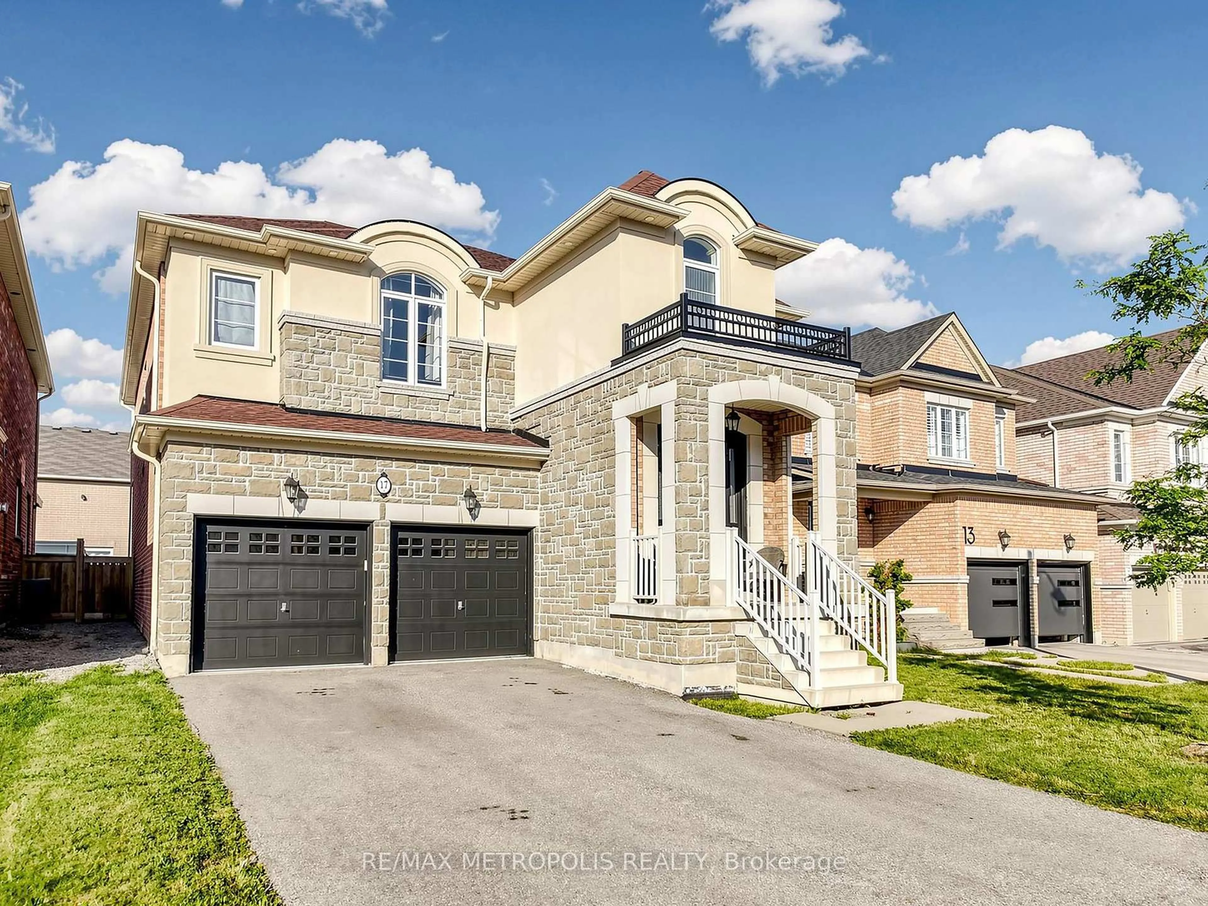 Home with brick exterior material, street for 17 Neilly Terr, Bradford West Gwillimbury Ontario L3Z 4L1