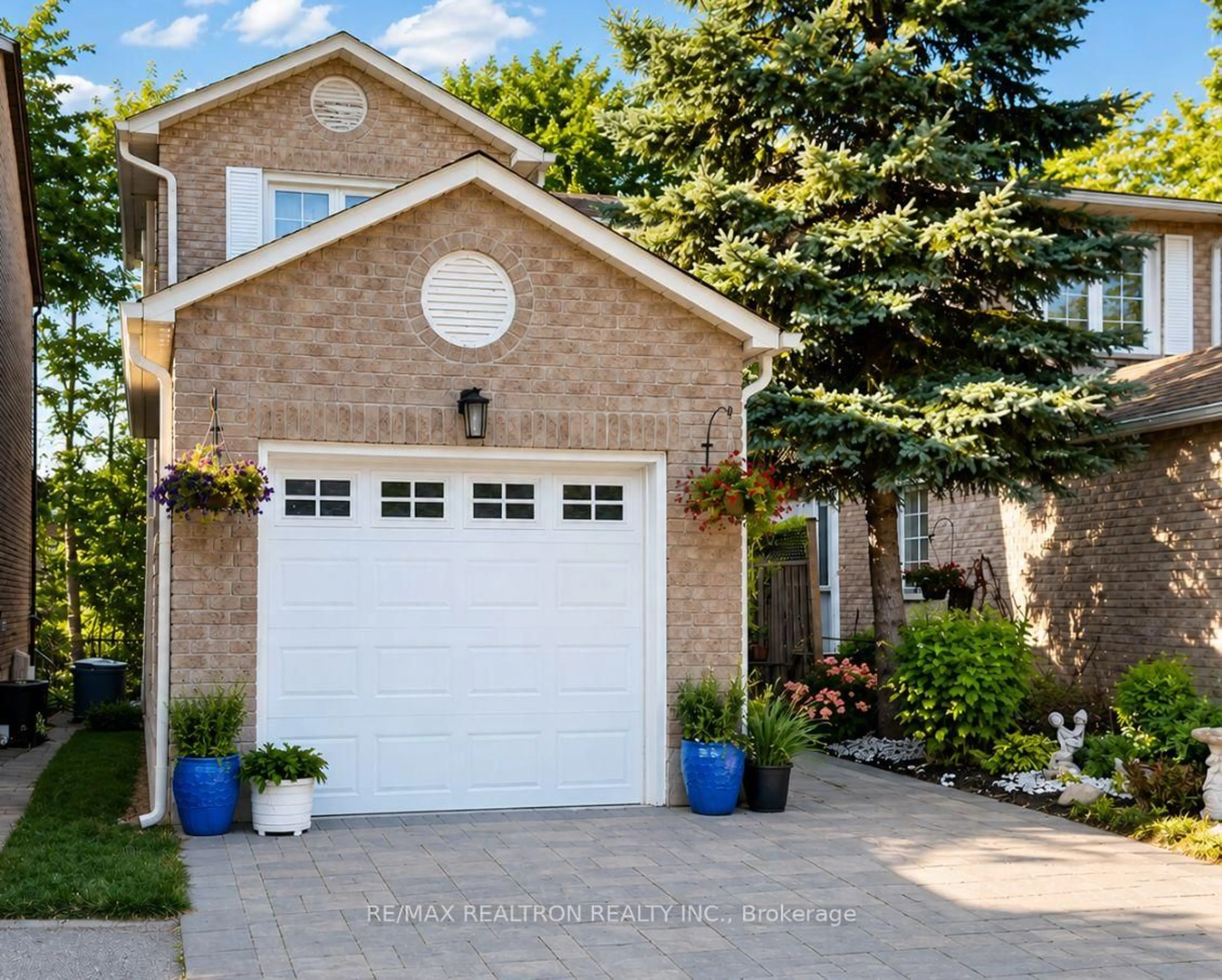 Home with brick exterior material, street for 146 Cottonwood Crt, Markham Ontario L3T 5X1