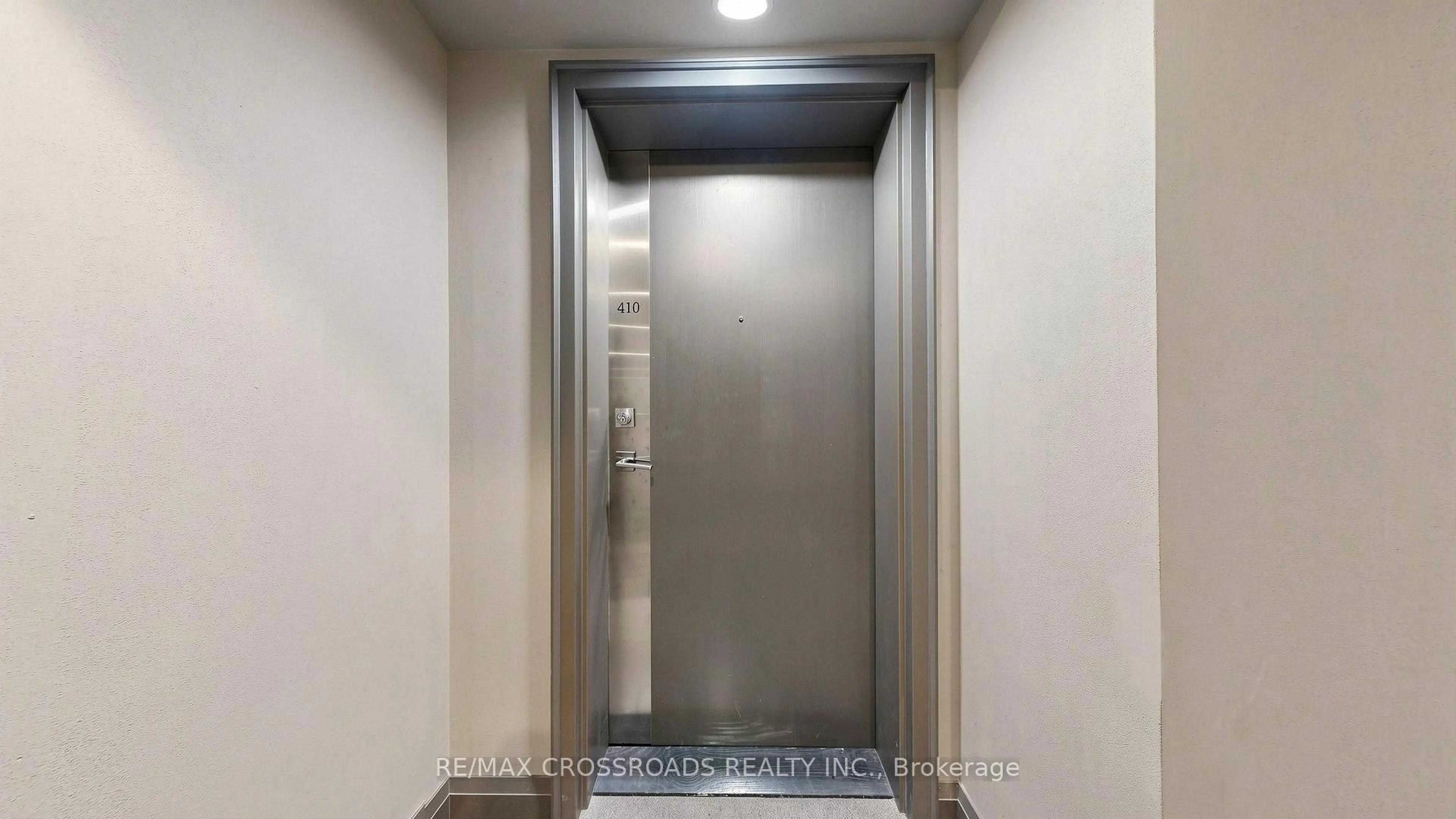 Indoor foyer for 2 Adam Sellers St #410, Markham Ontario L6B 1N2