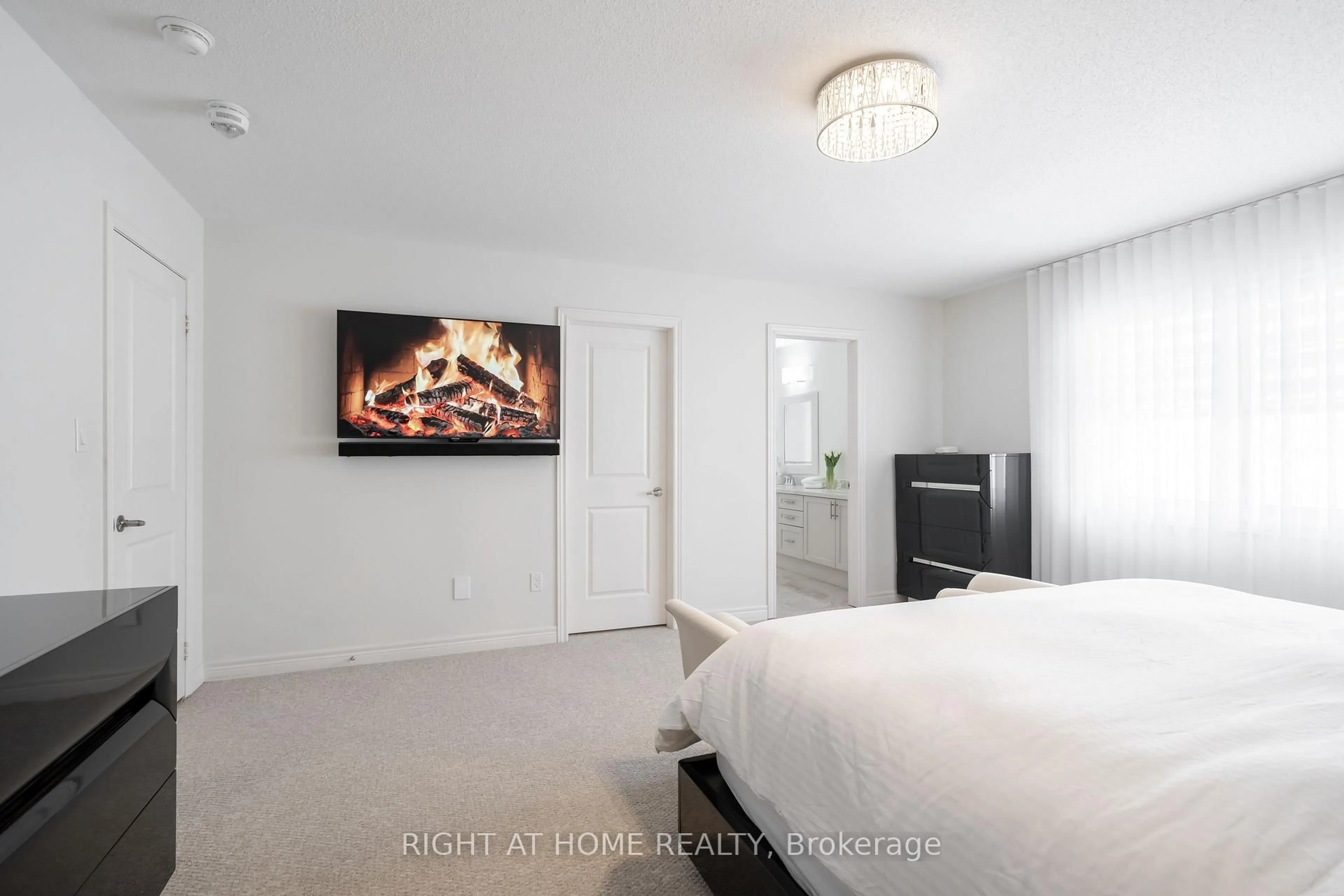 A pic of a room for 12 Tupling St, Bradford West Gwillimbury Ontario L3Z 0W8