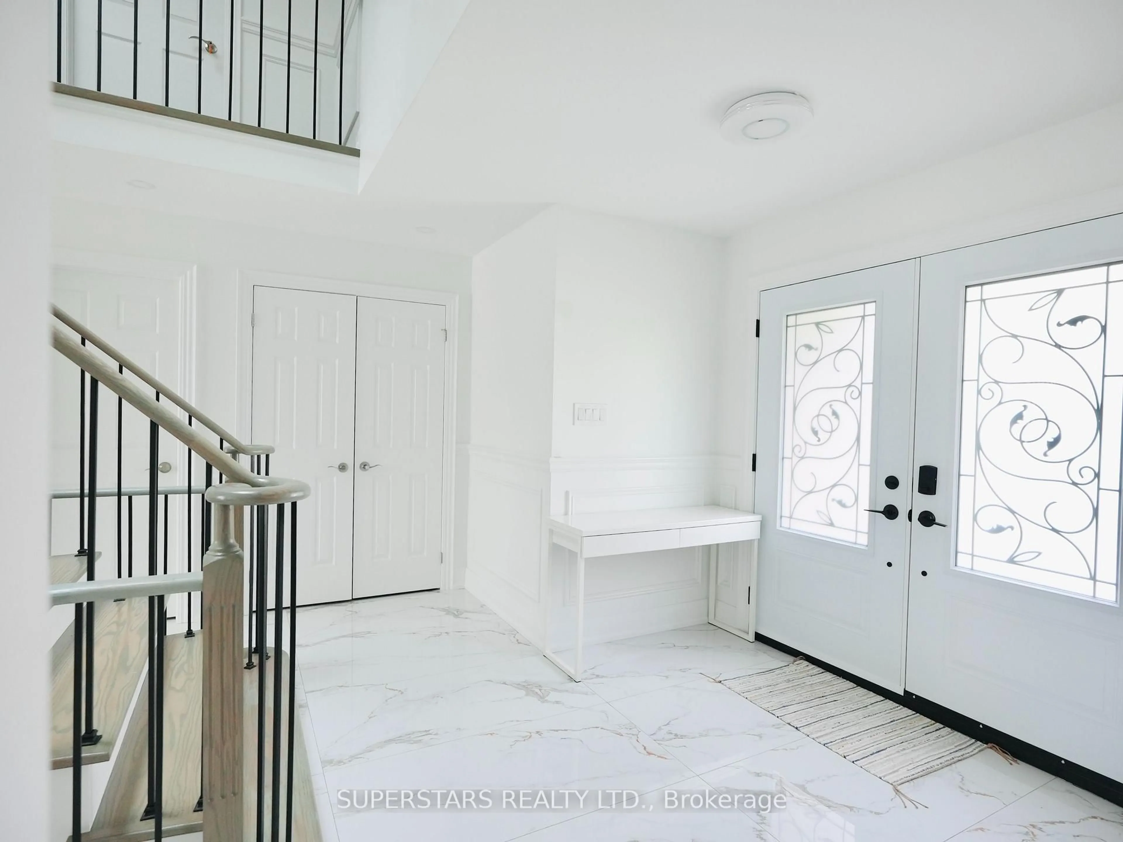 Indoor foyer for 34 Loweswater Ave, Markham Ontario L3R 7W5